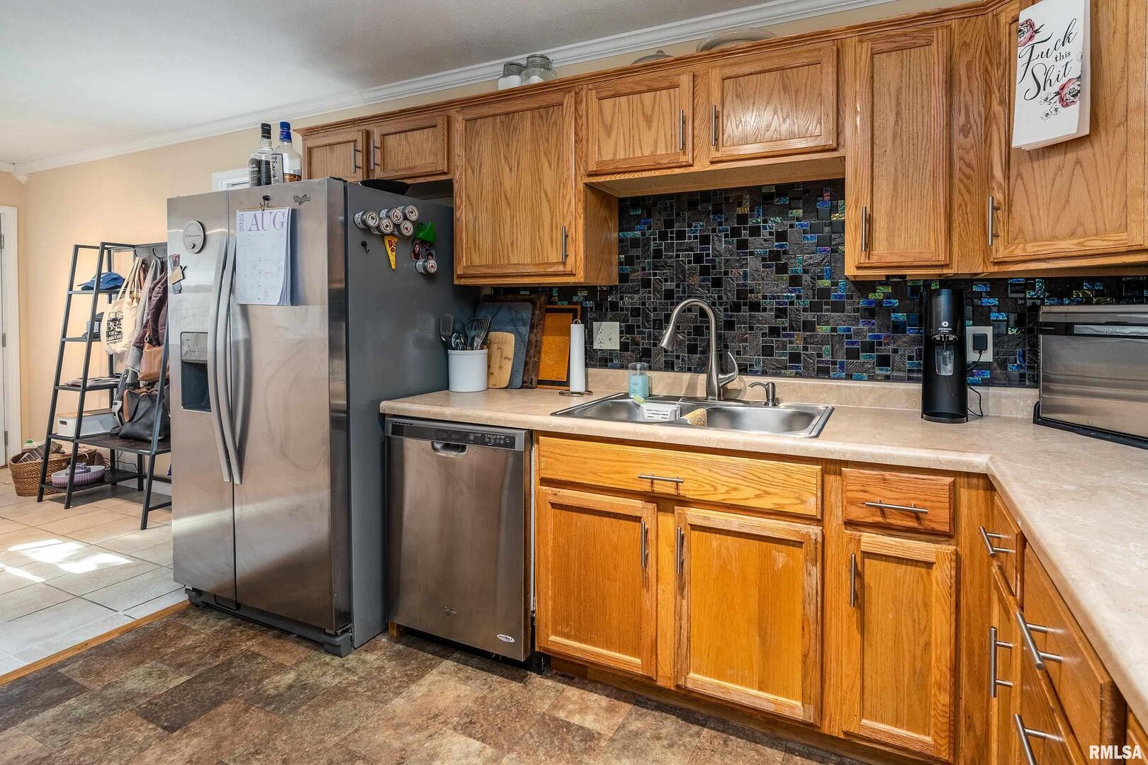 701 CAMPUS Drive, Carbondale, IL 62901