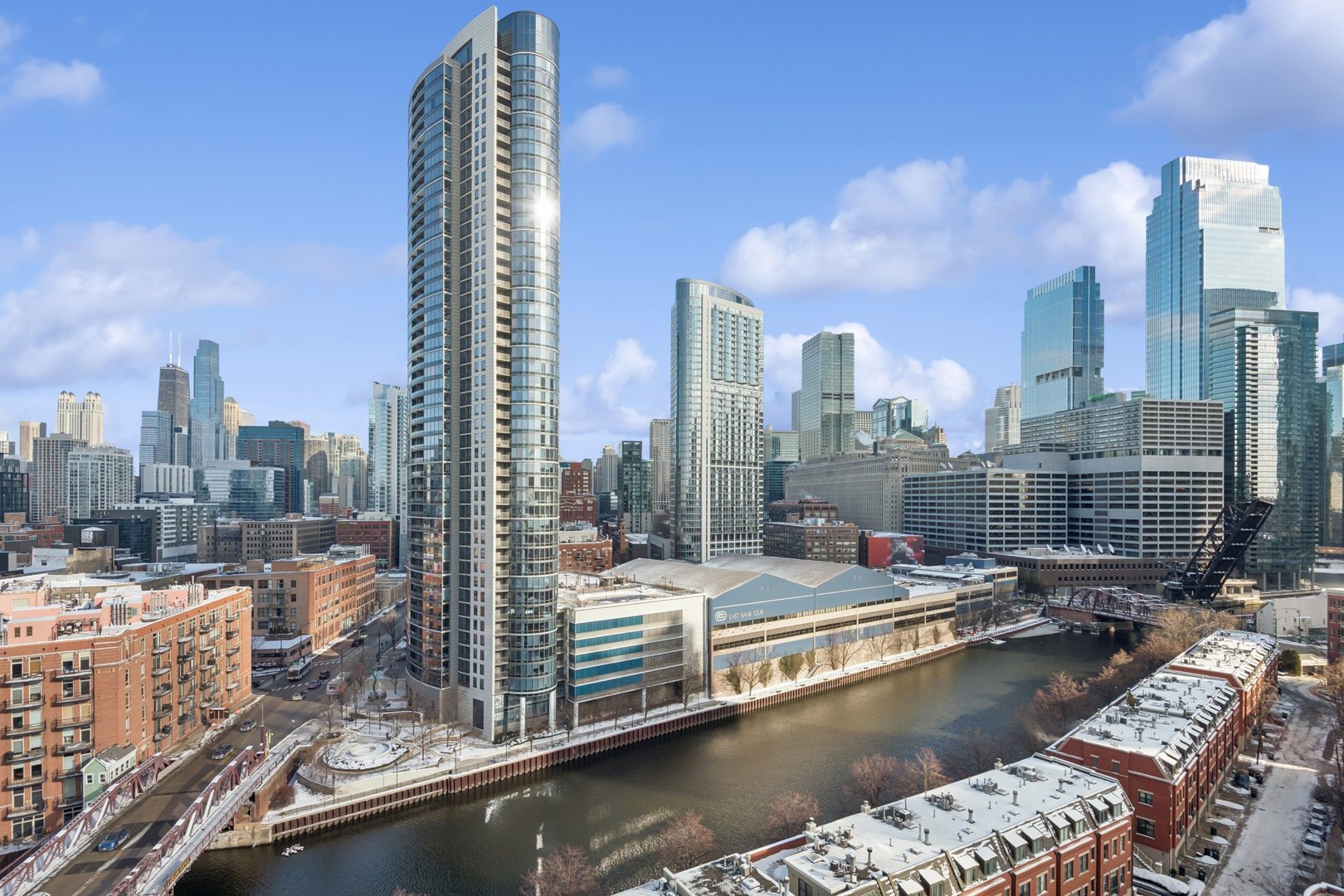 501 Clinton Street, Chicago, IL 60654