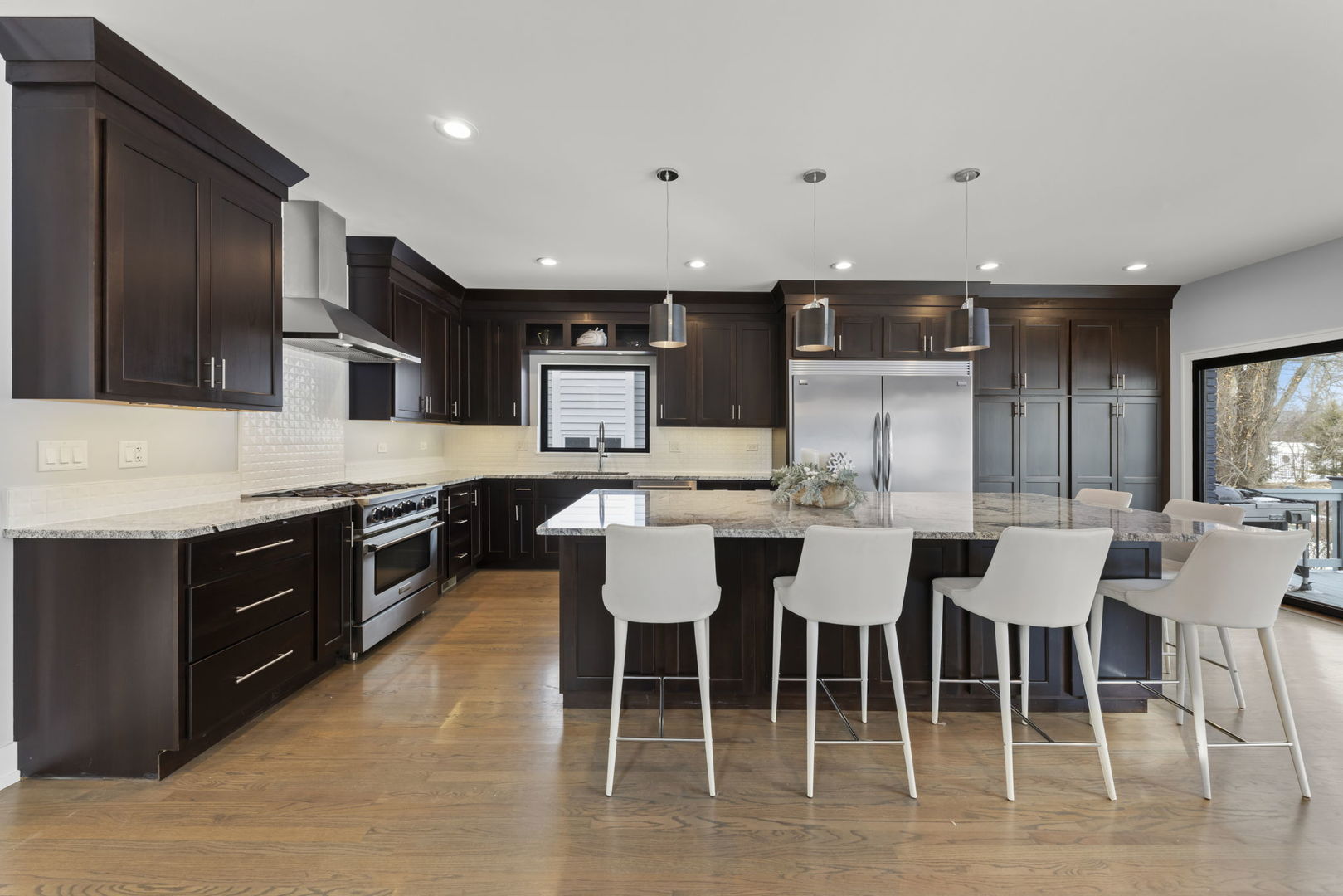 5335 Blodgett Avenue, Downers Grove, IL 60515