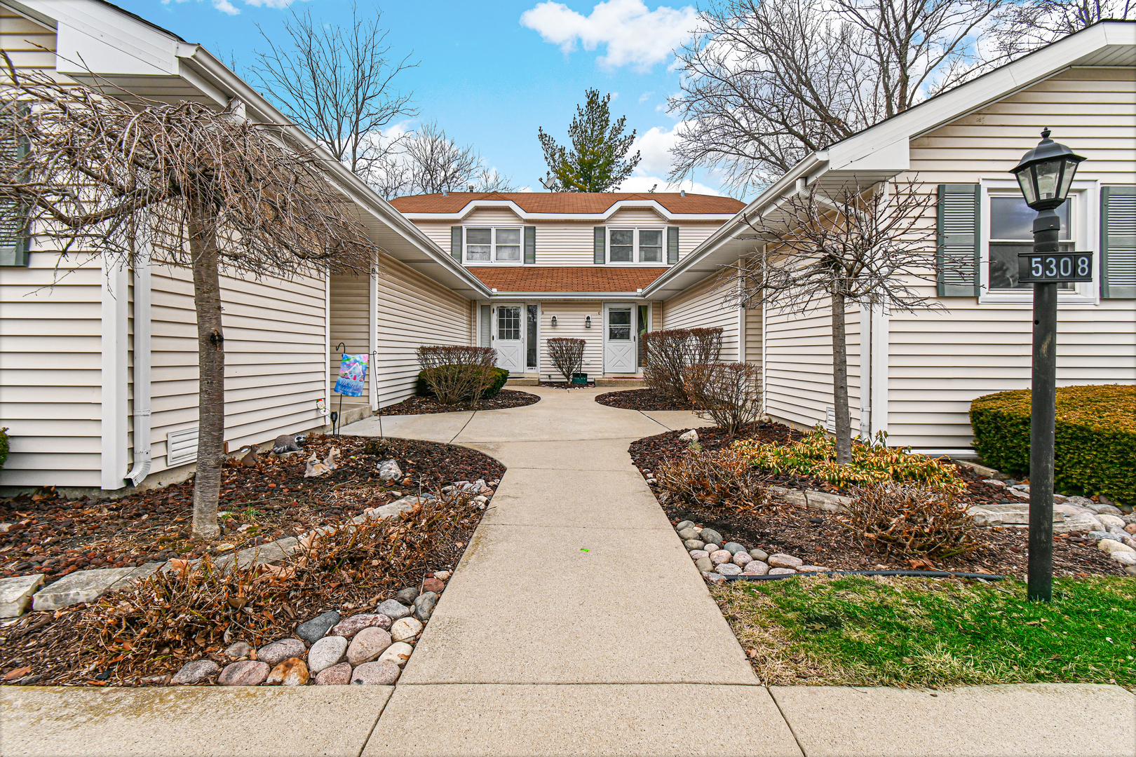5308 Woodland Drive, Oak Forest, IL 60452