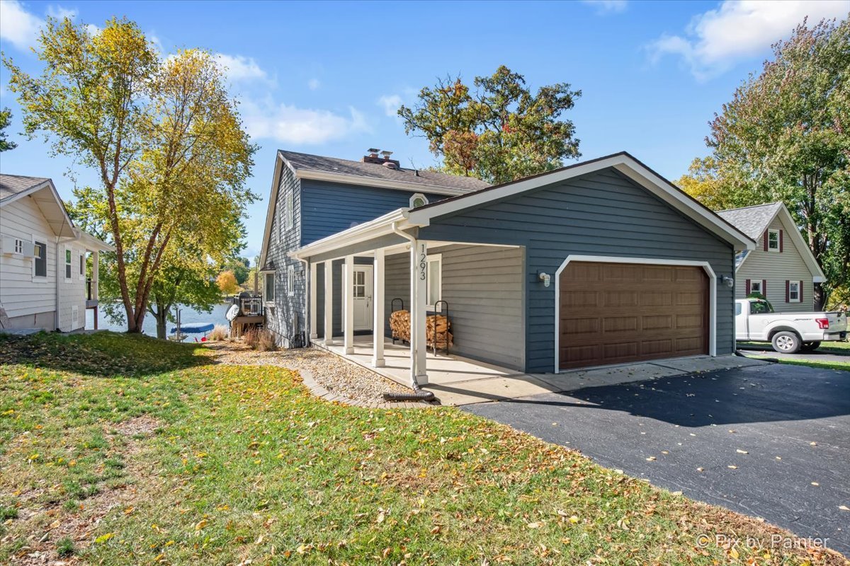 1293 Lake Holiday Drive, Lake Holiday, IL 60548