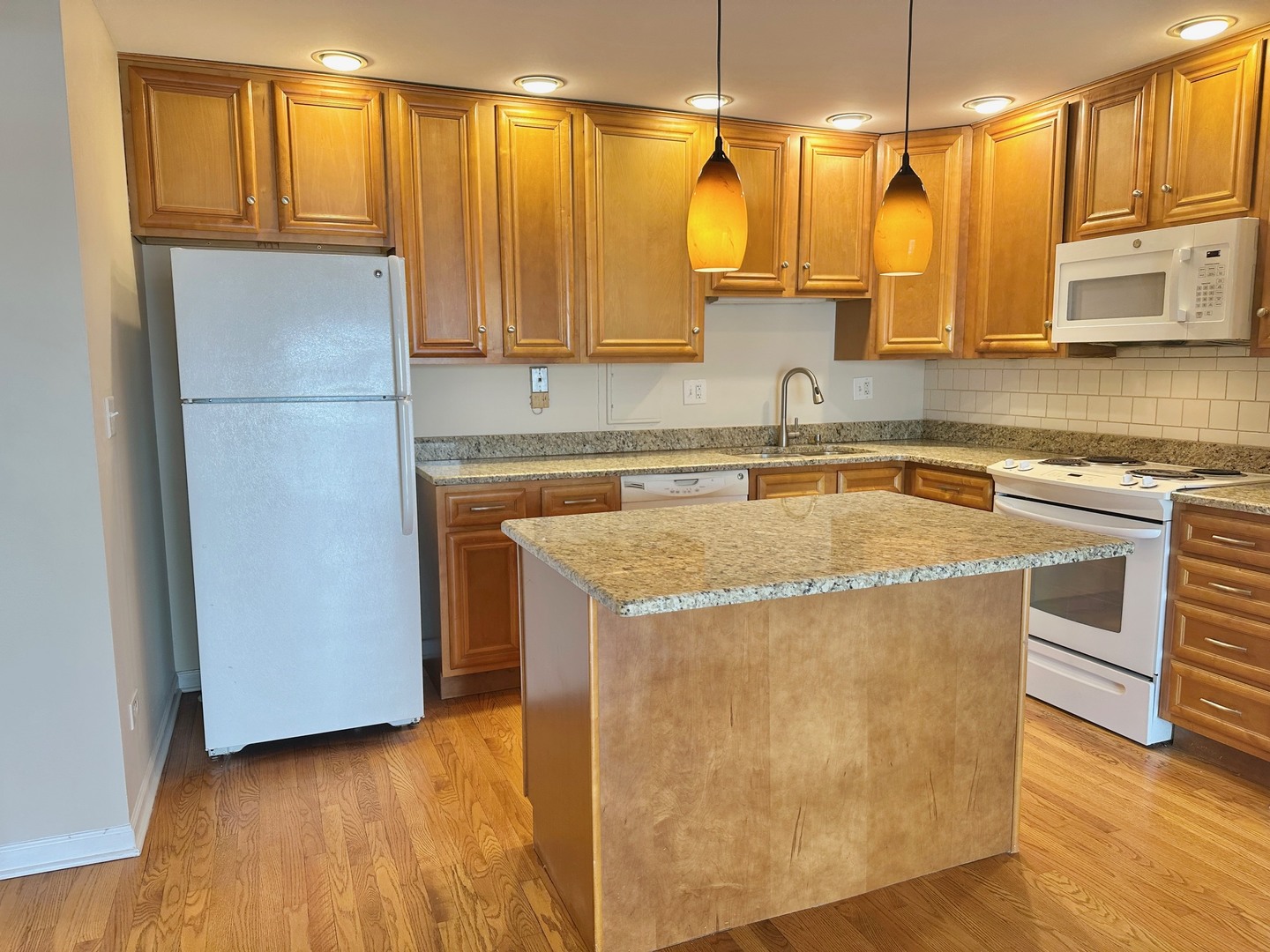 870 Old Willow Road, Prospect Heights, IL 60070