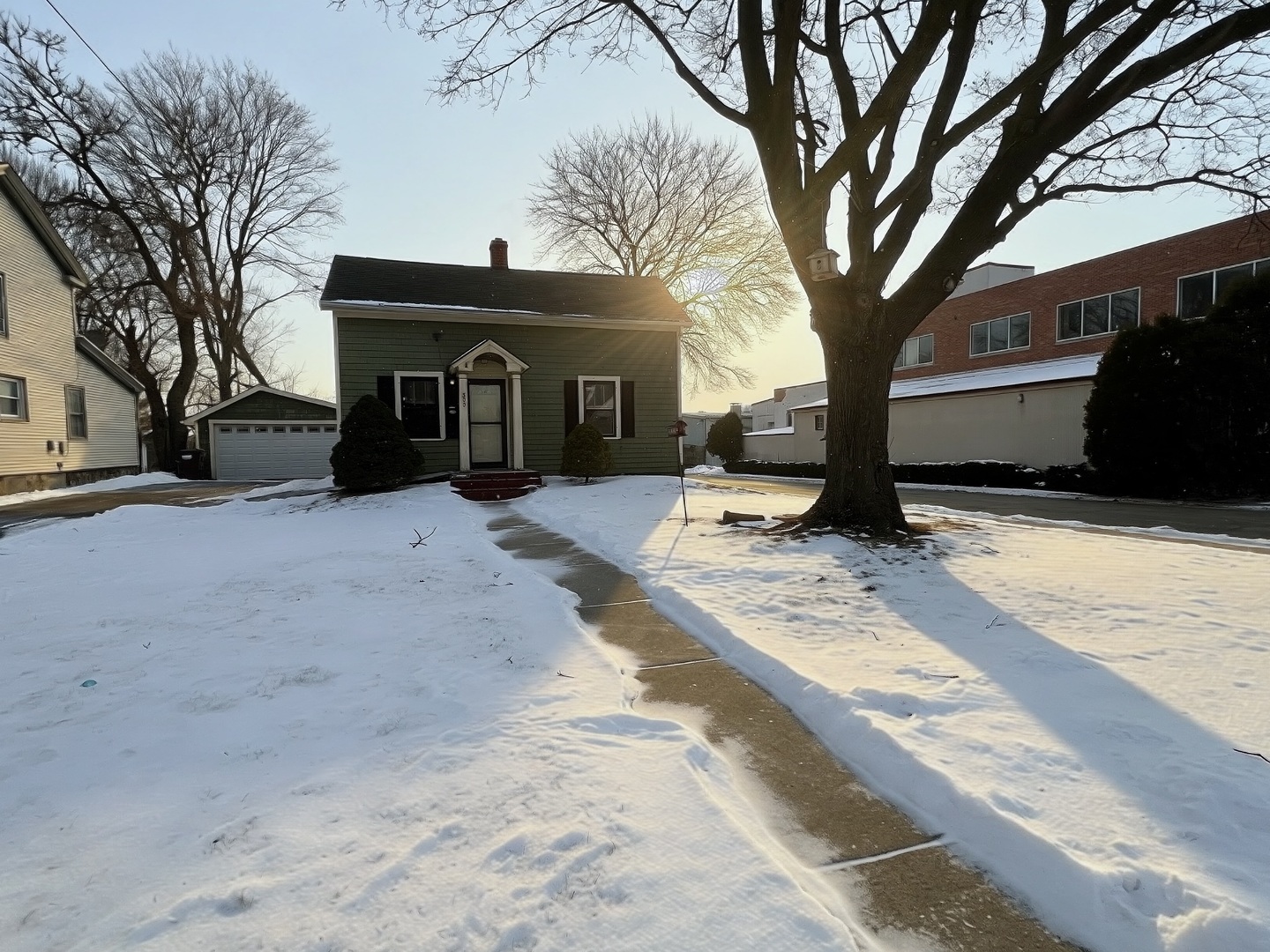 300 Madison Street, Woodstock, IL 60098