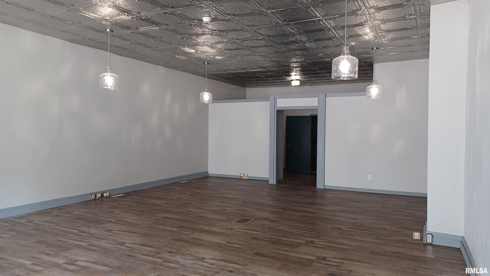 1113 4TH Street, Fulton, IL 61252