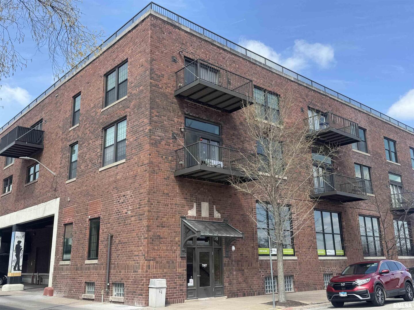 100 19TH Street, Rock Island, IL 61201