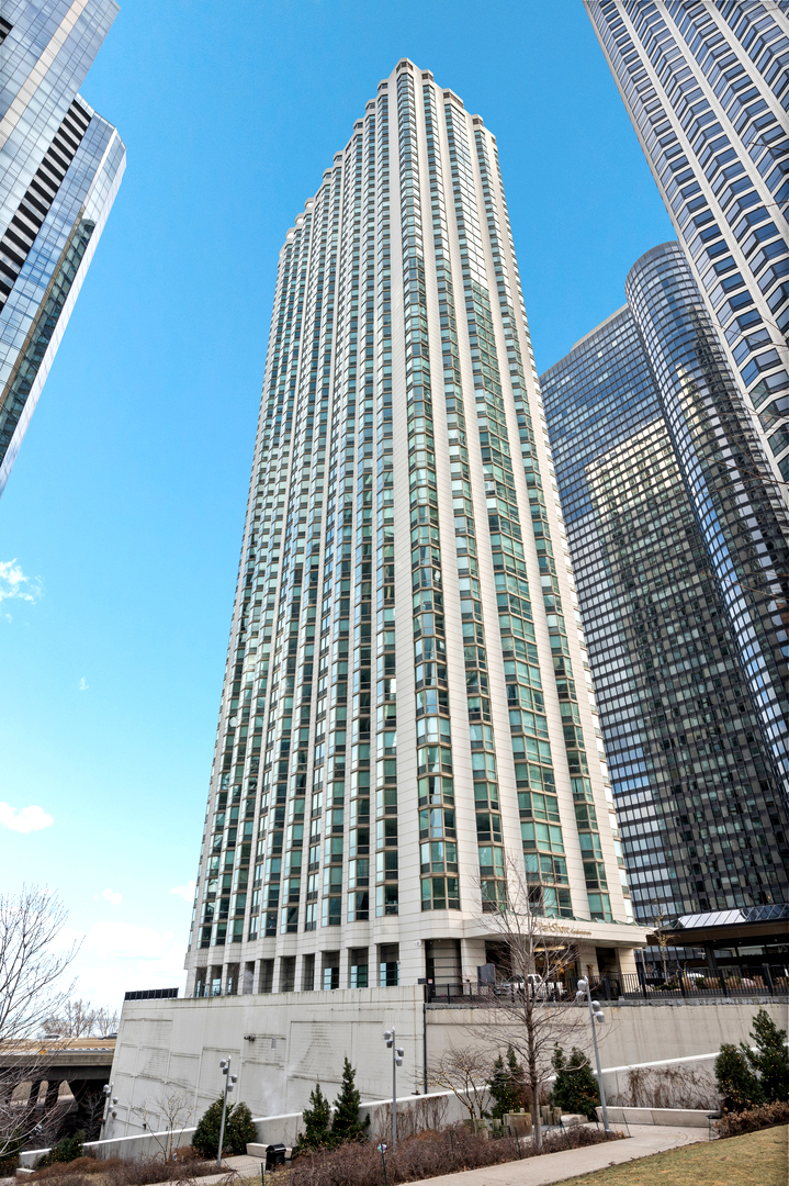 195 Harbor Drive, Chicago, IL 60601