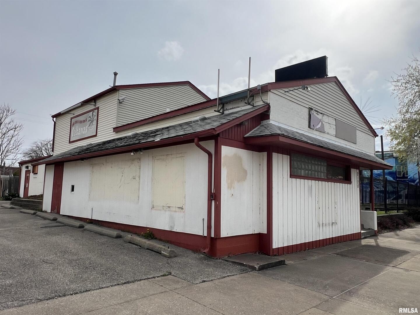 2120 4TH Avenue, Rock Island, IL 61201