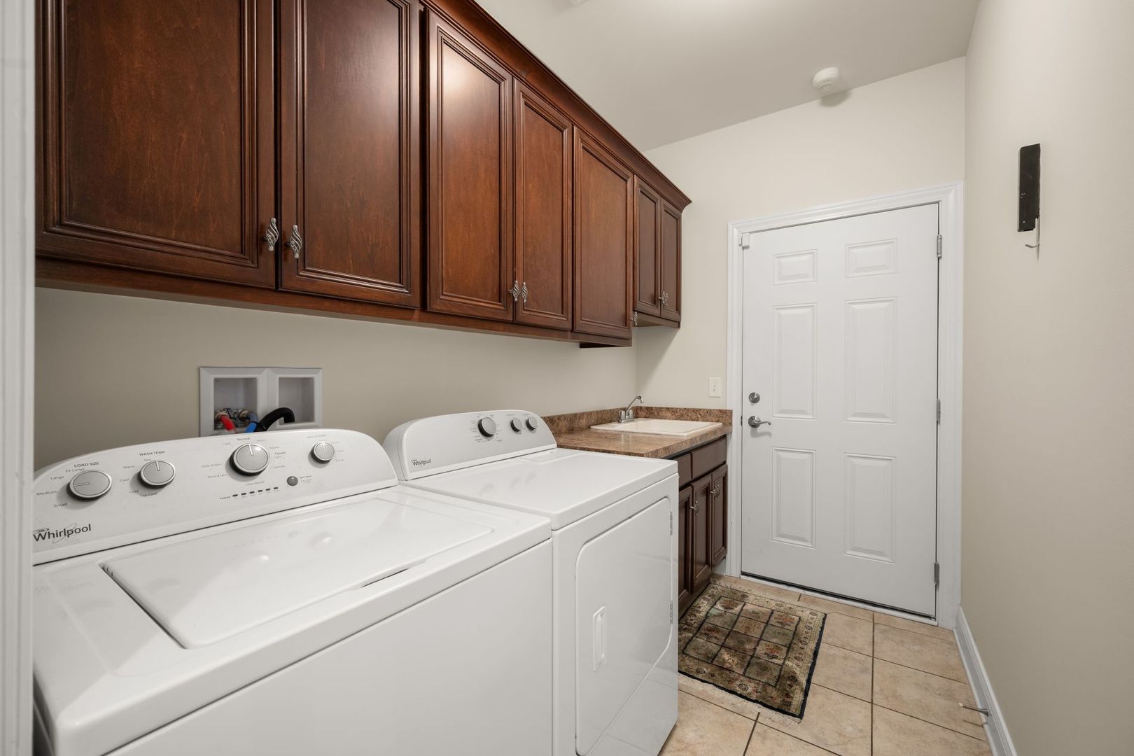 39W918 Hathaway Lane, Geneva, IL 60134