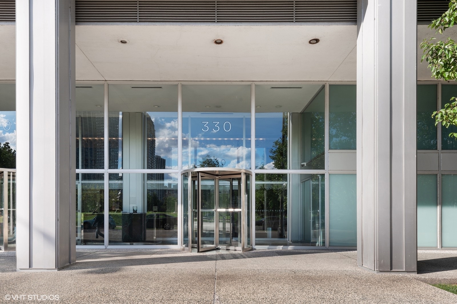 330 Diversey Parkway, Chicago, IL 60657