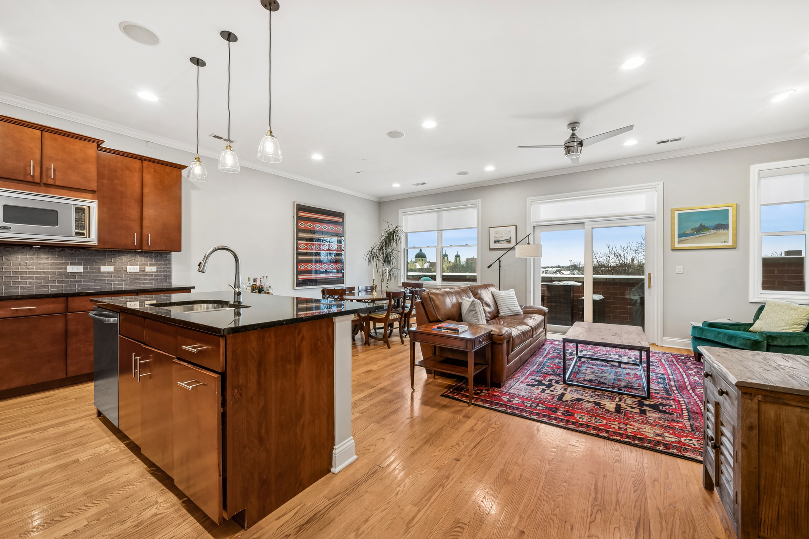 4743 CLARK Street, Chicago, IL 60640