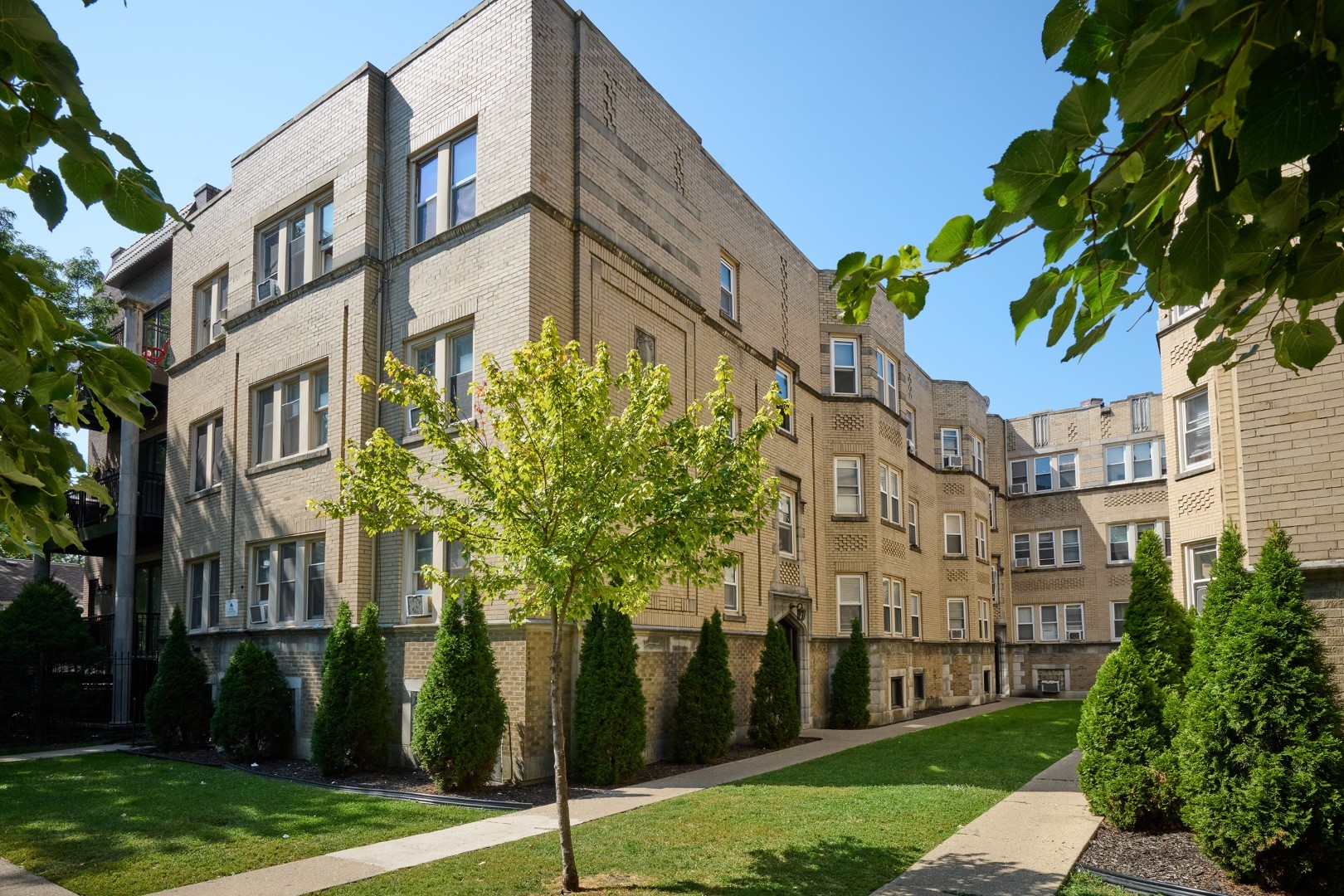 6324 Albany Avenue, Chicago, IL 60659