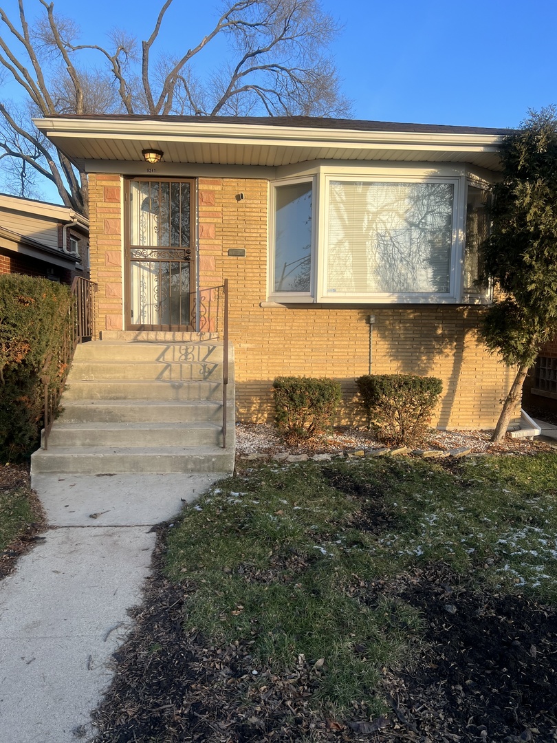 9241 Emerald Avenue, Chicago, IL 60620