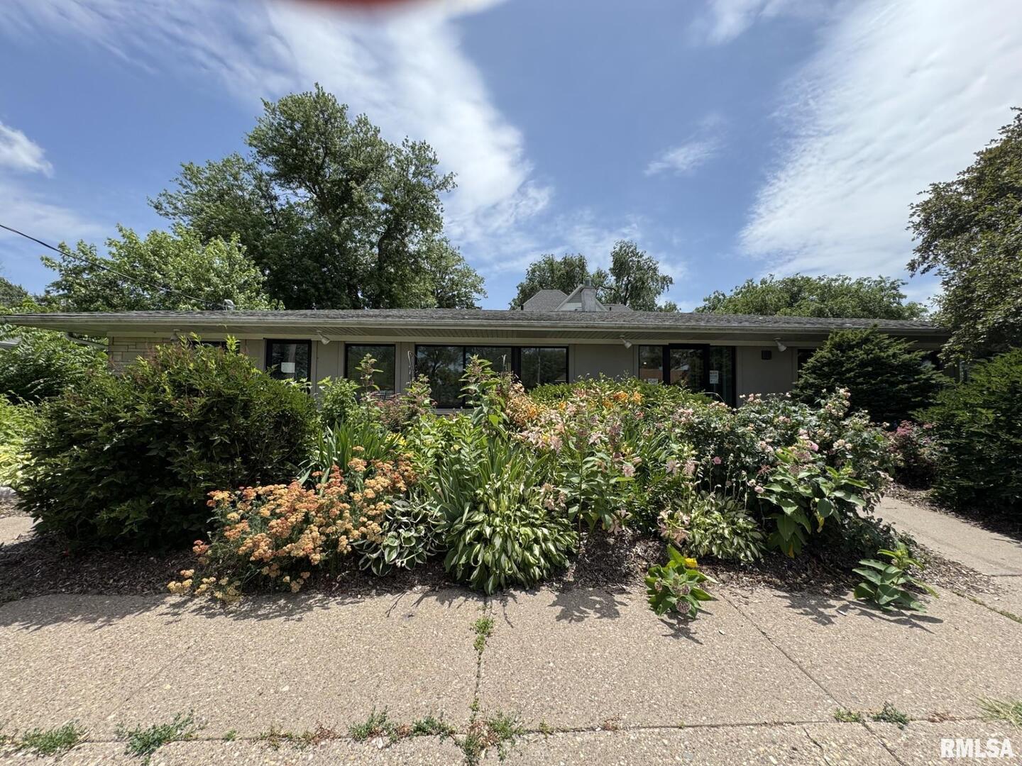 415 GEORGE WASHINGTON Boulevard, Davenport, IA 52803