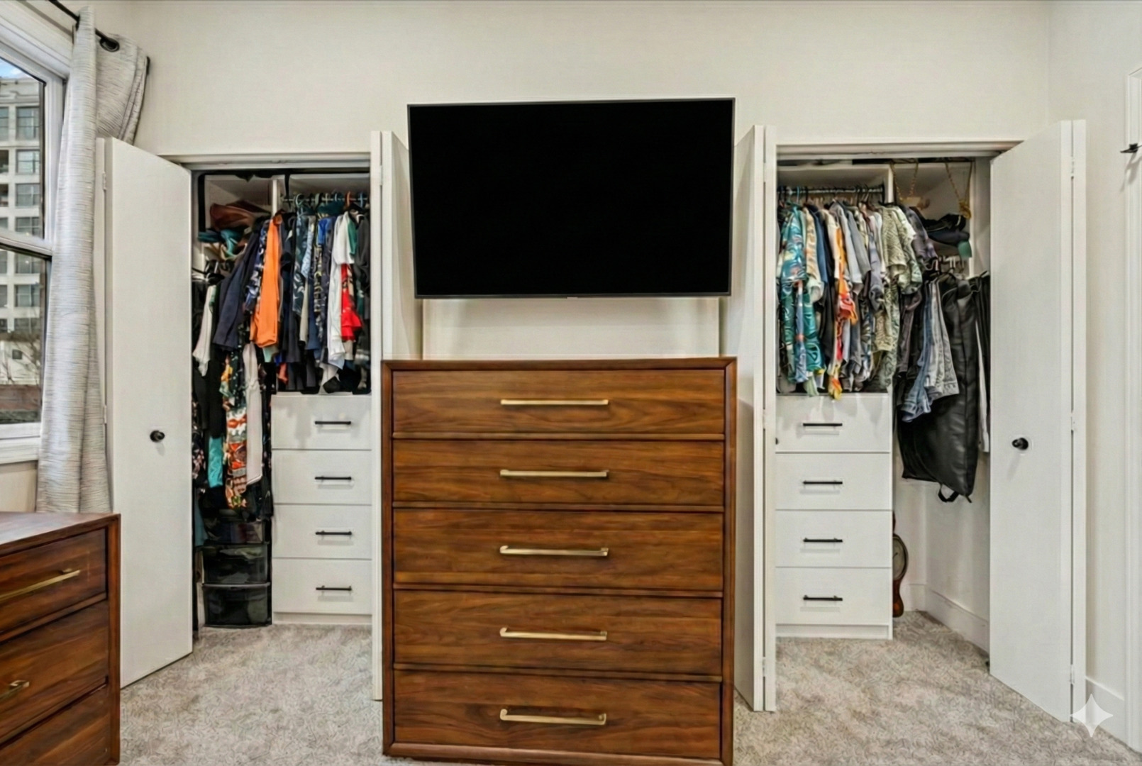 638 OAK Street, Chicago, IL 60610