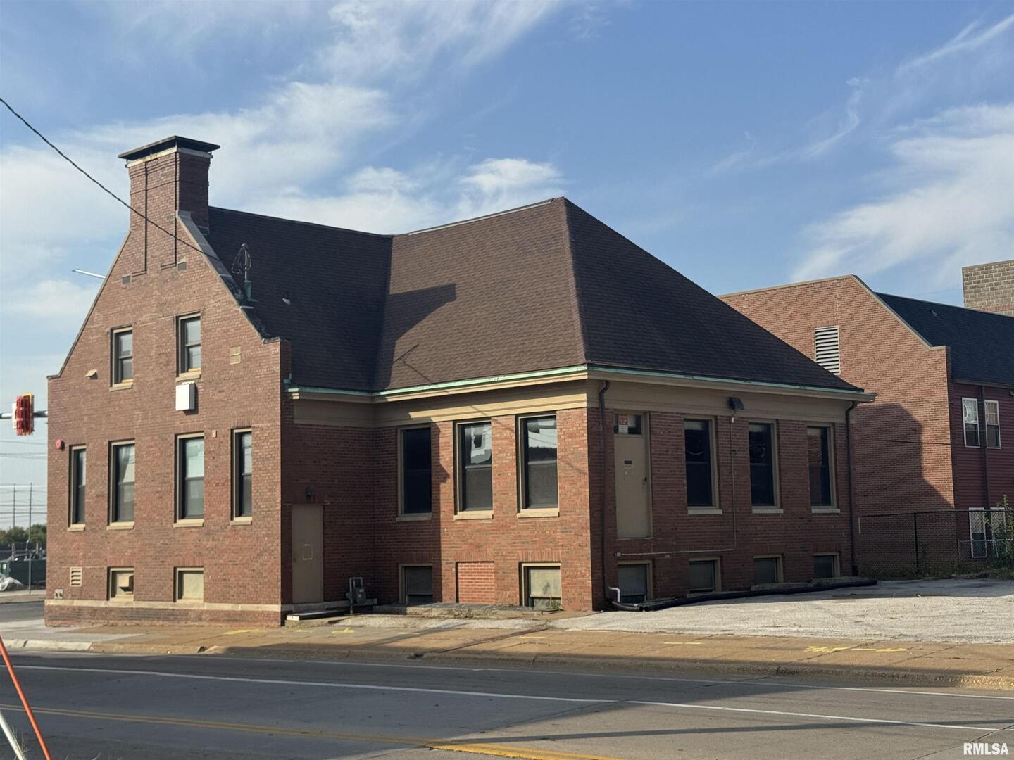 1202 3RD Street, Davenport, IA 52802