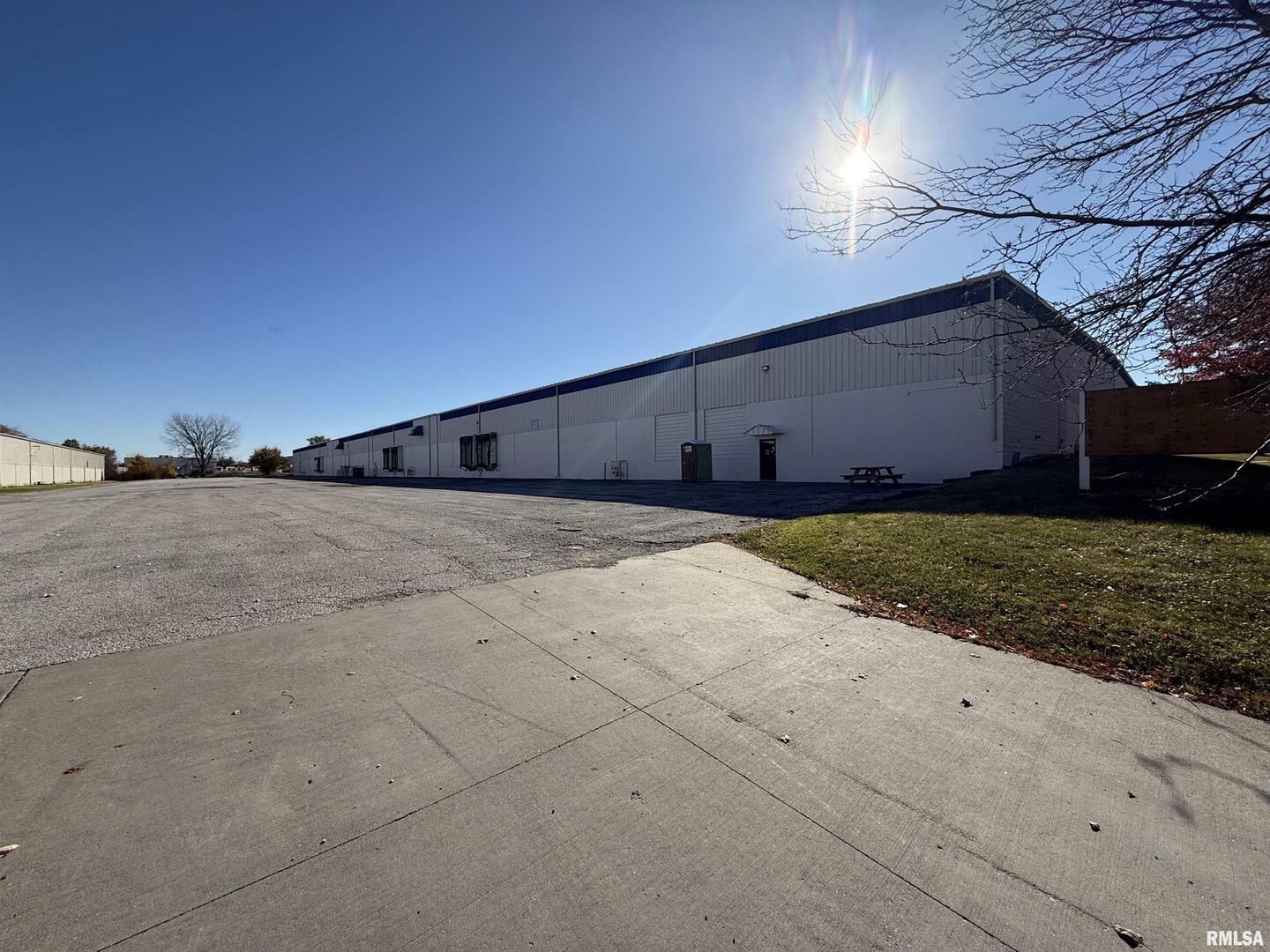 8201 42ND Street, Rock Island, IL 61201