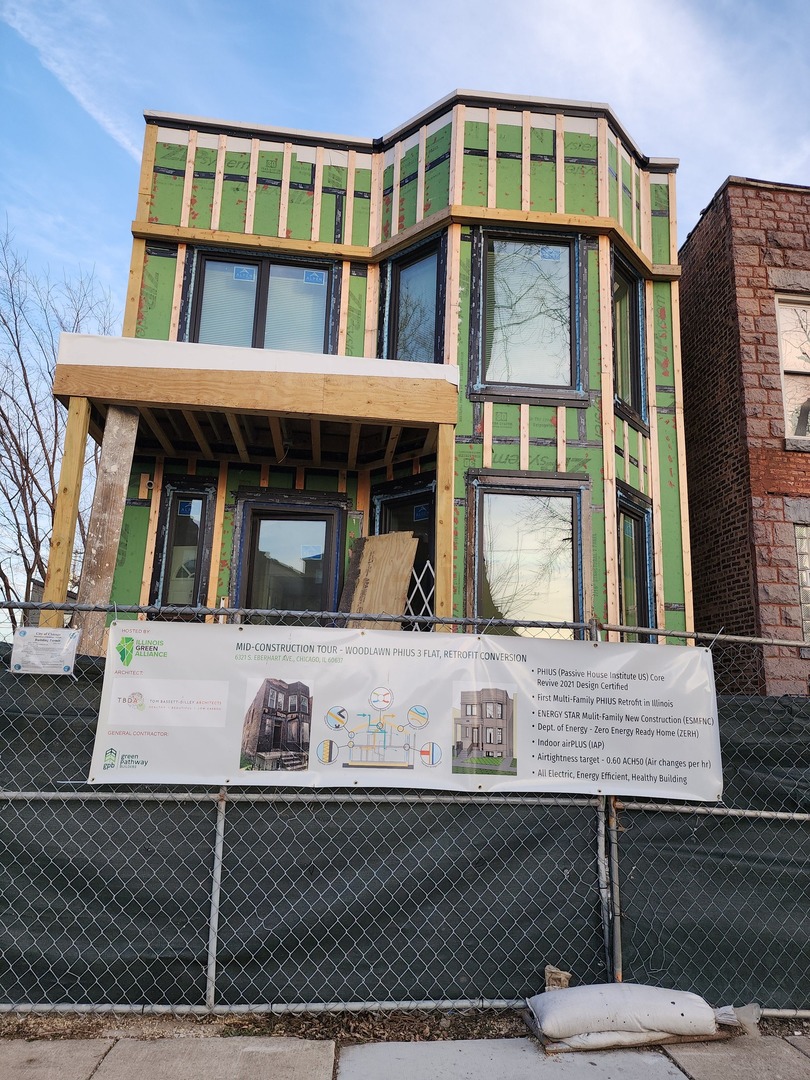 6321 Eberhart Avenue, Chicago, IL 60637