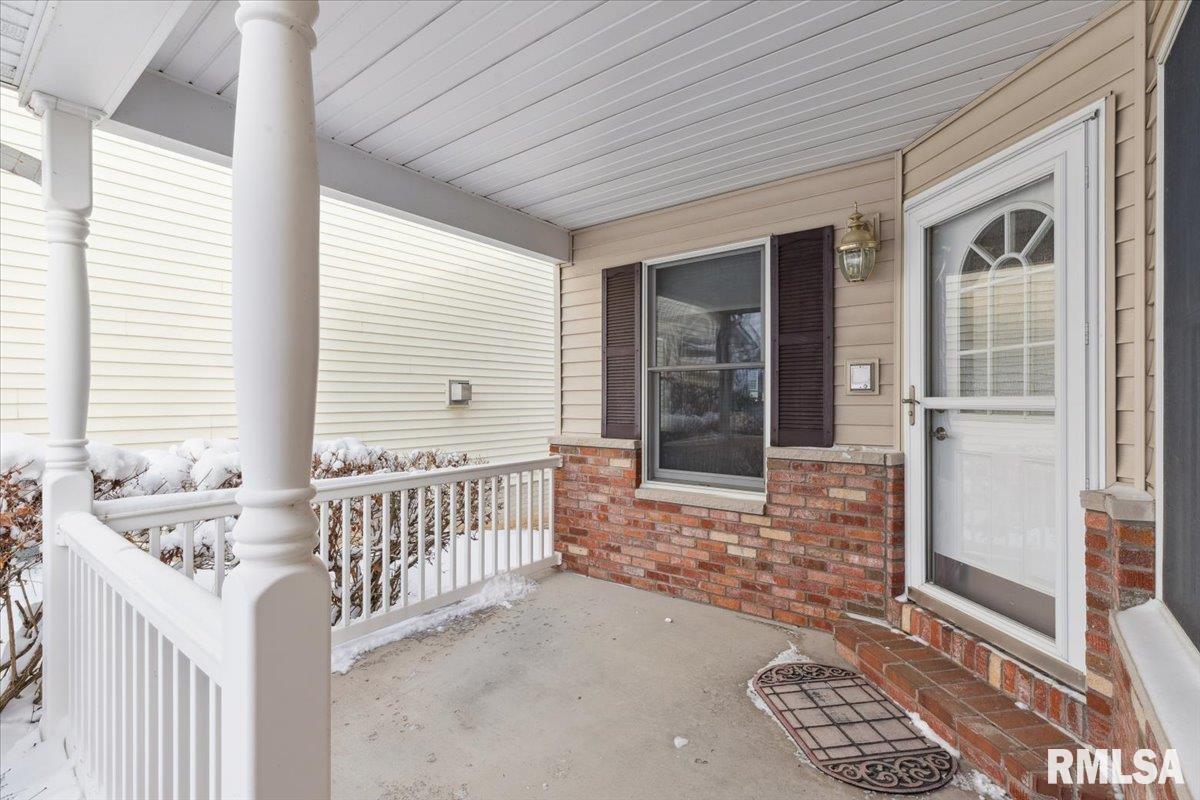 707 Wells Fargo Trail, Le Claire, IA 52753