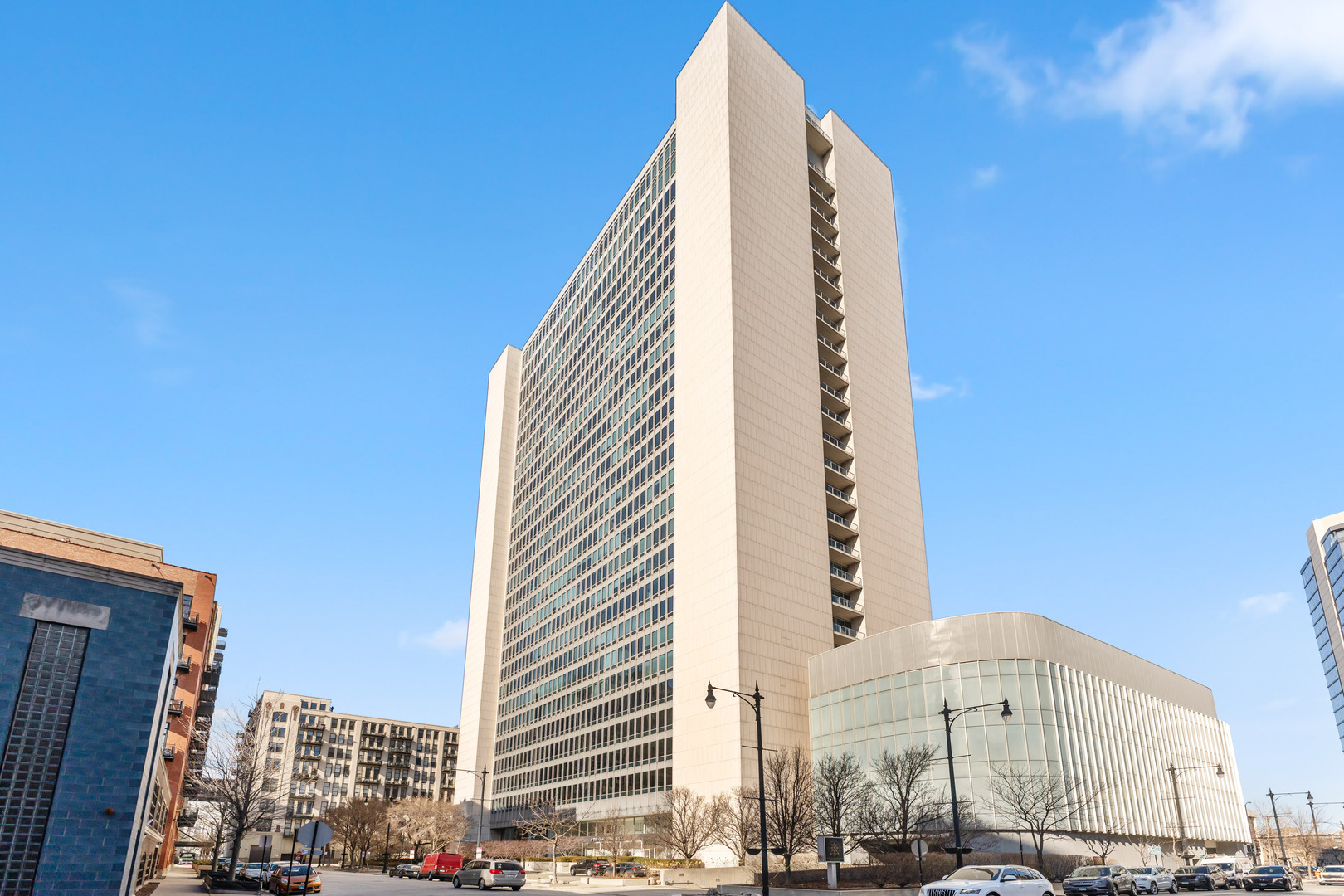 500 Superior Street, Chicago, IL 60654