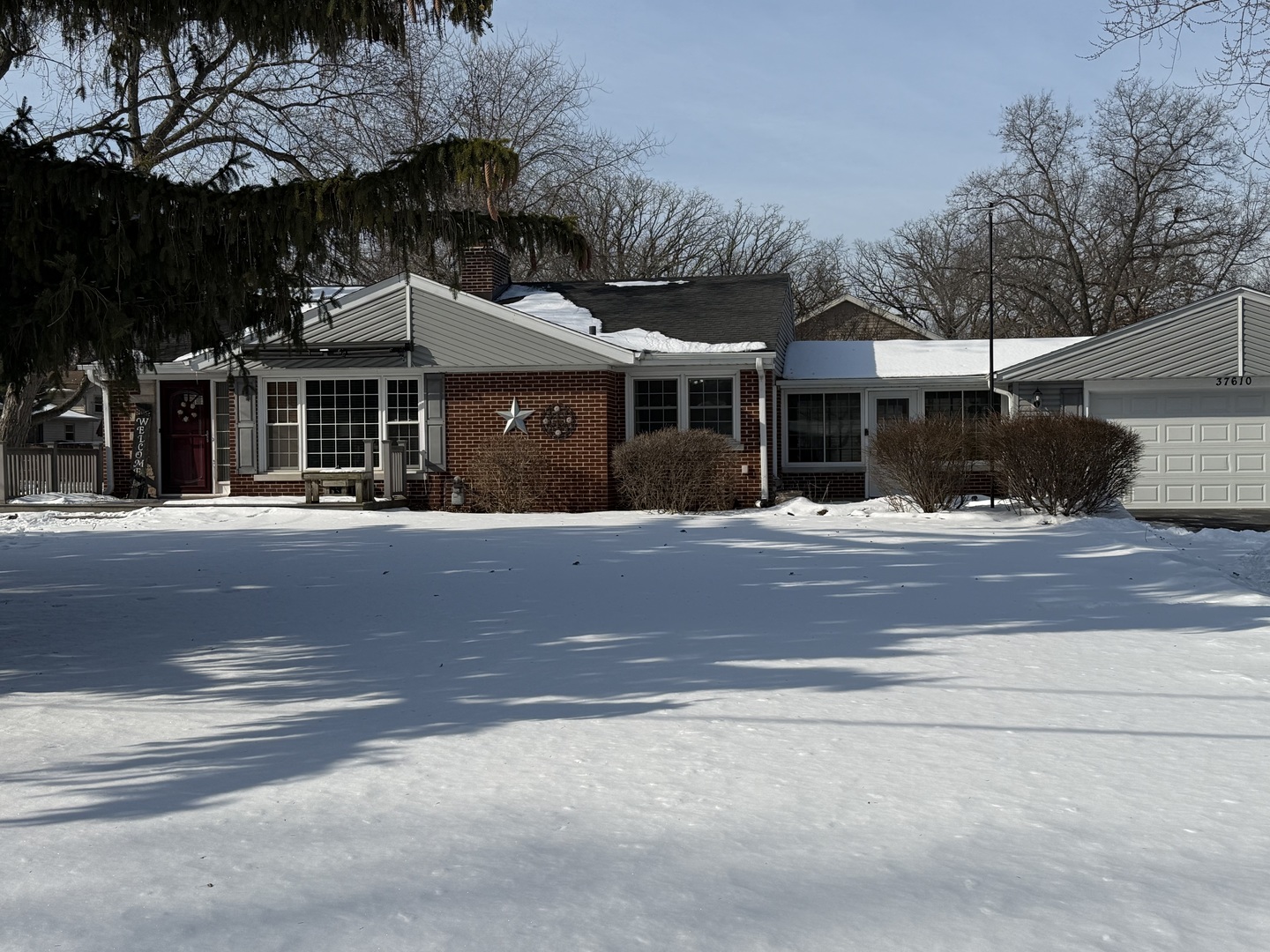 37610 Holdridge Avenue, Waukegan, IL 60087