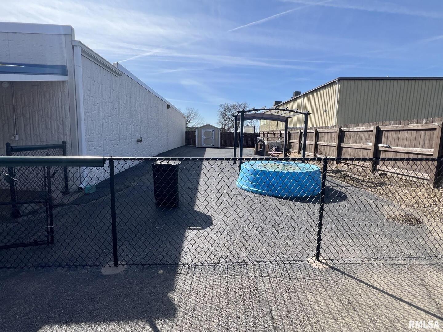 2740 17TH Street, Clinton, IA 52732