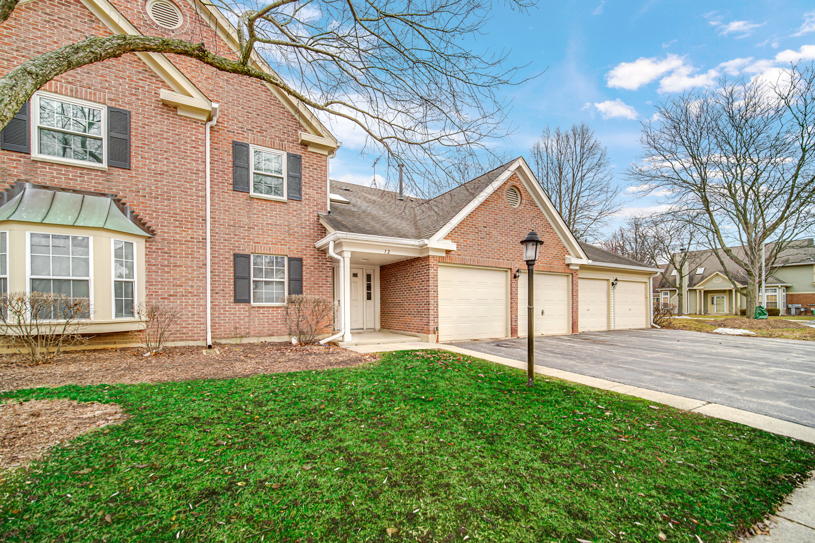 12 Aberdeen Court, Schaumburg, IL 60194