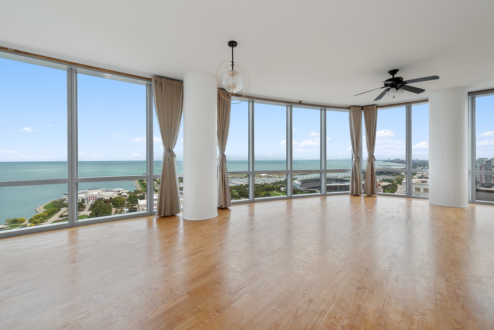 1211 PRAIRIE Avenue, Chicago, IL 60605