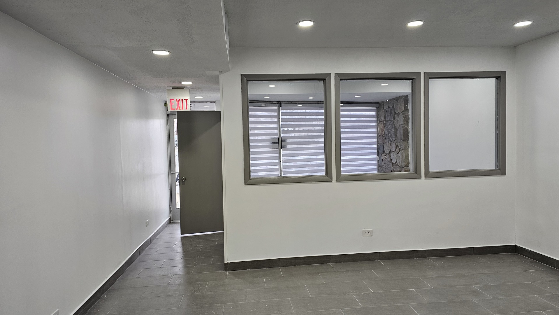 19 Broadway Street, Des Plaines, IL 60016