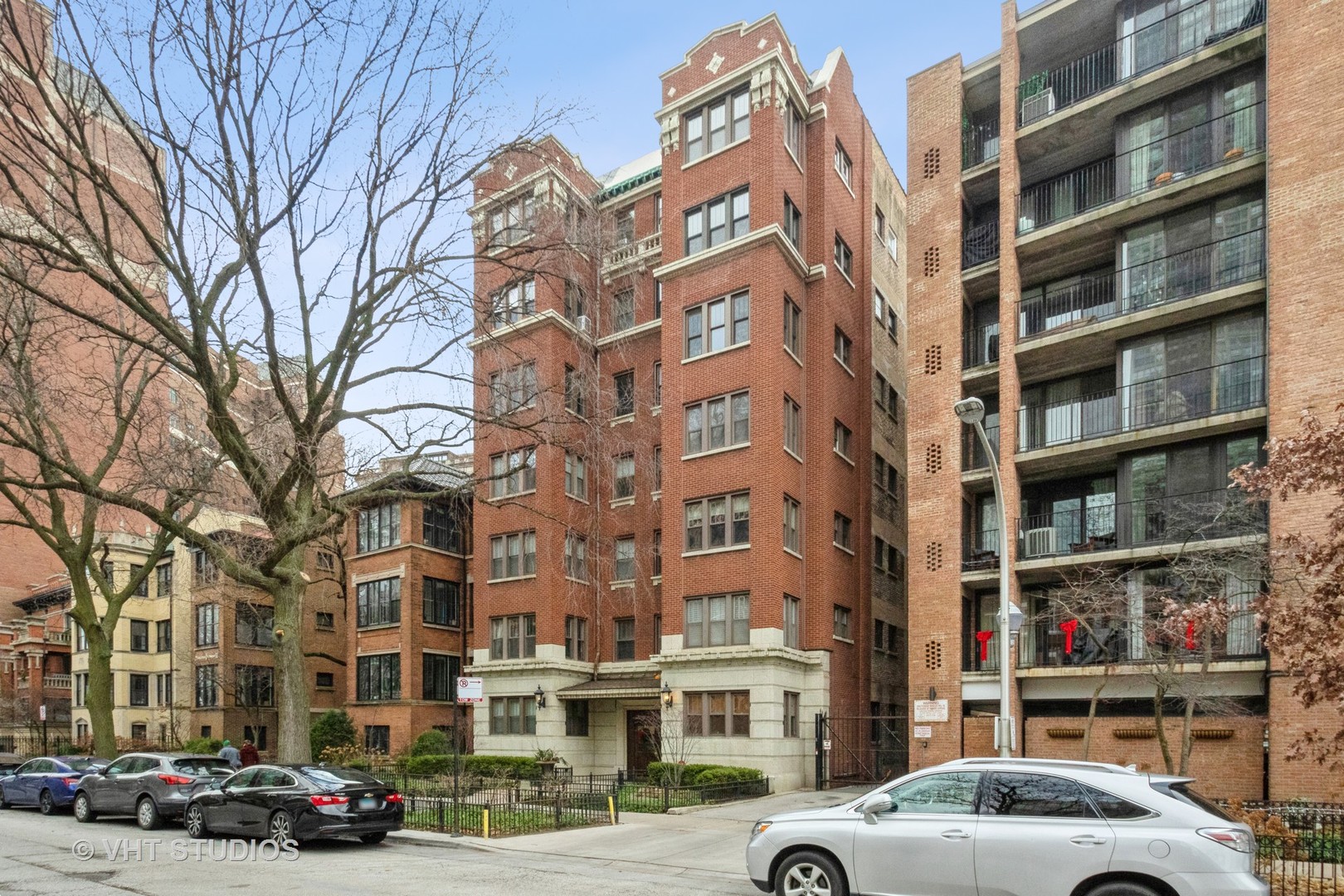 647 Sheridan Road, Chicago, IL 60613