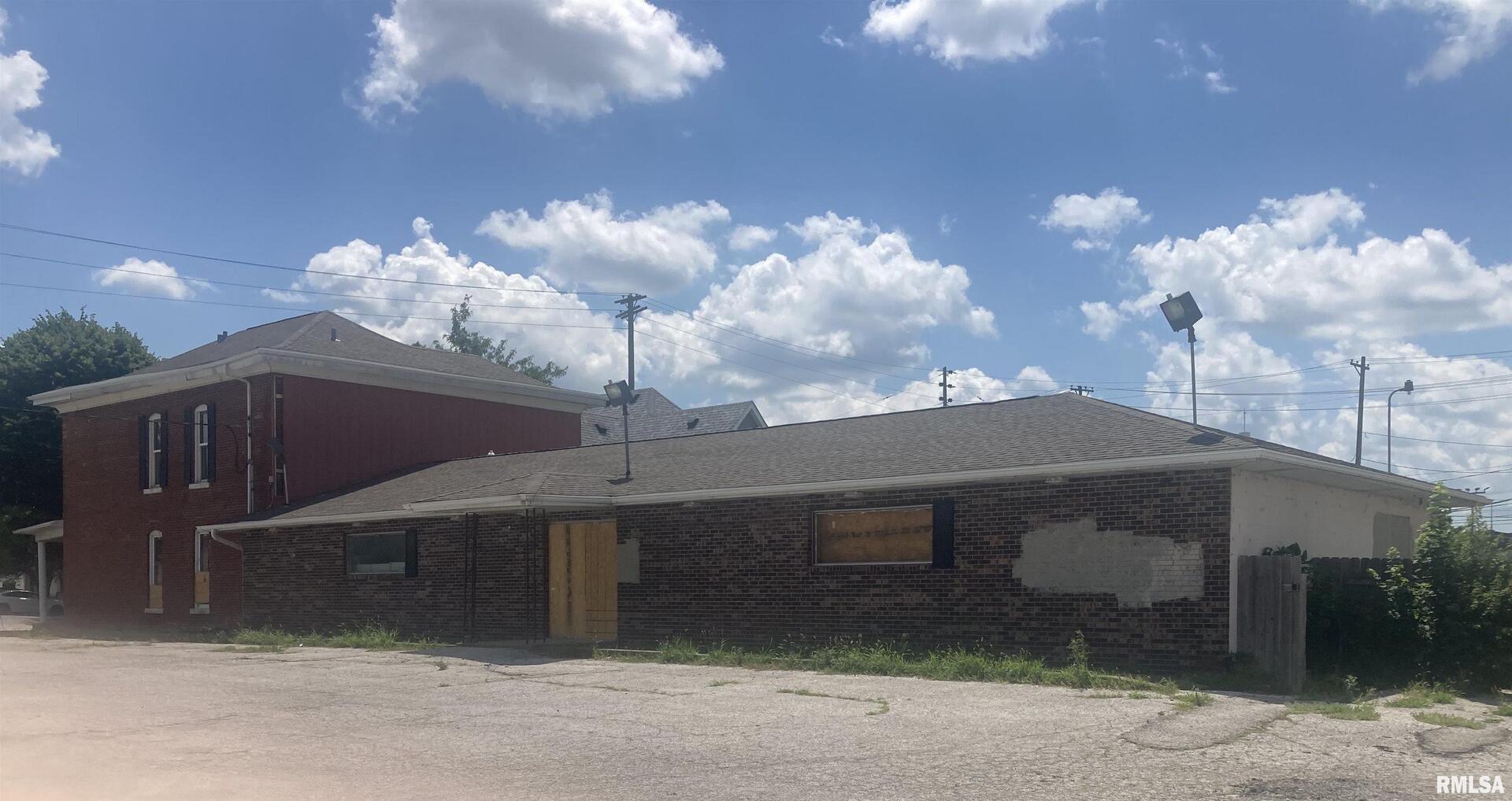 2317 4TH Avenue, Rock Island, IL 61201