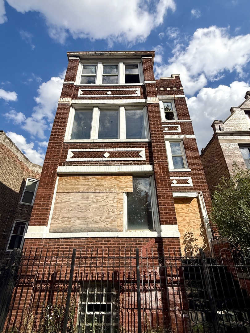 1839 Springfield Avenue, Chicago, IL 60623