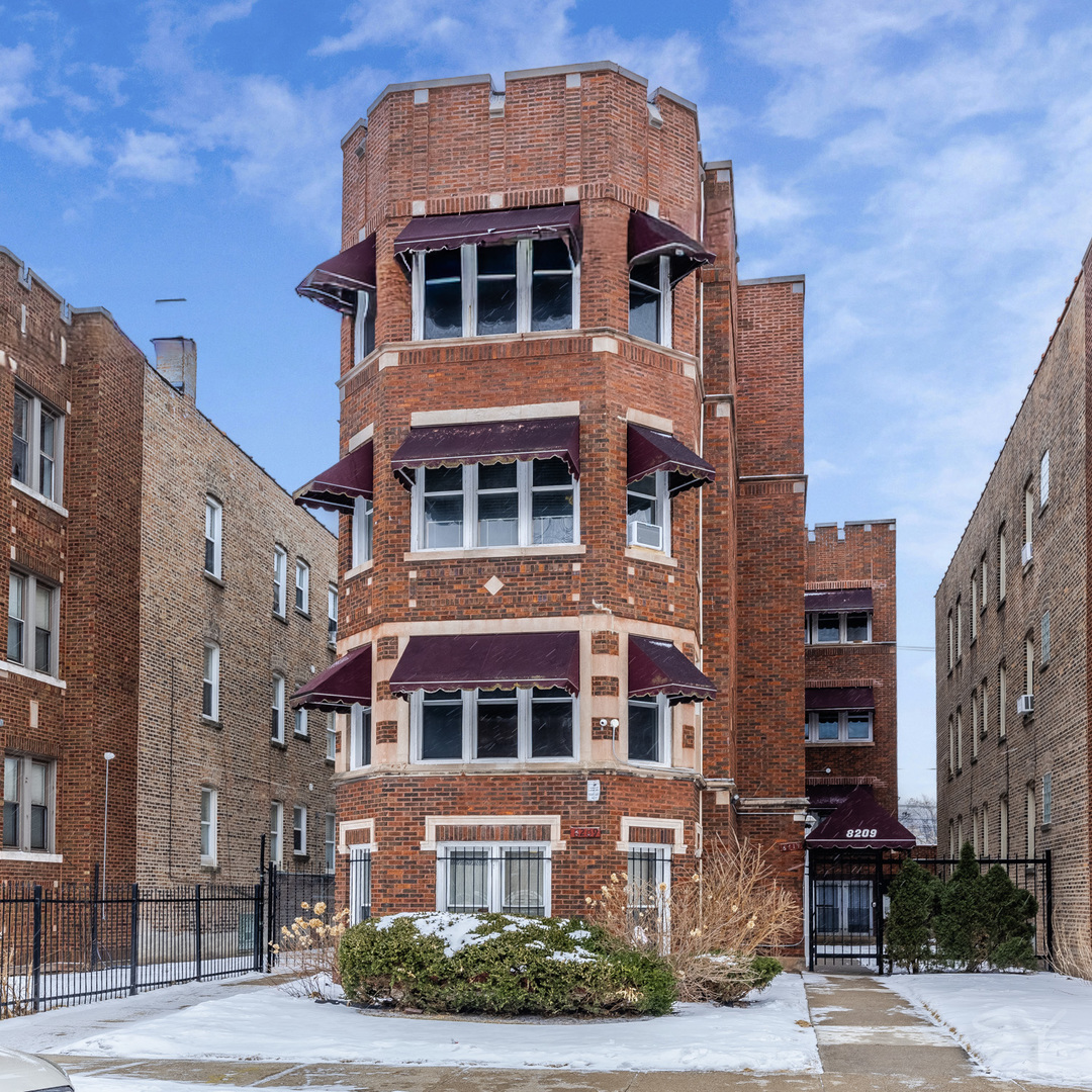 8209 EVANS Avenue, Chicago, IL 60619