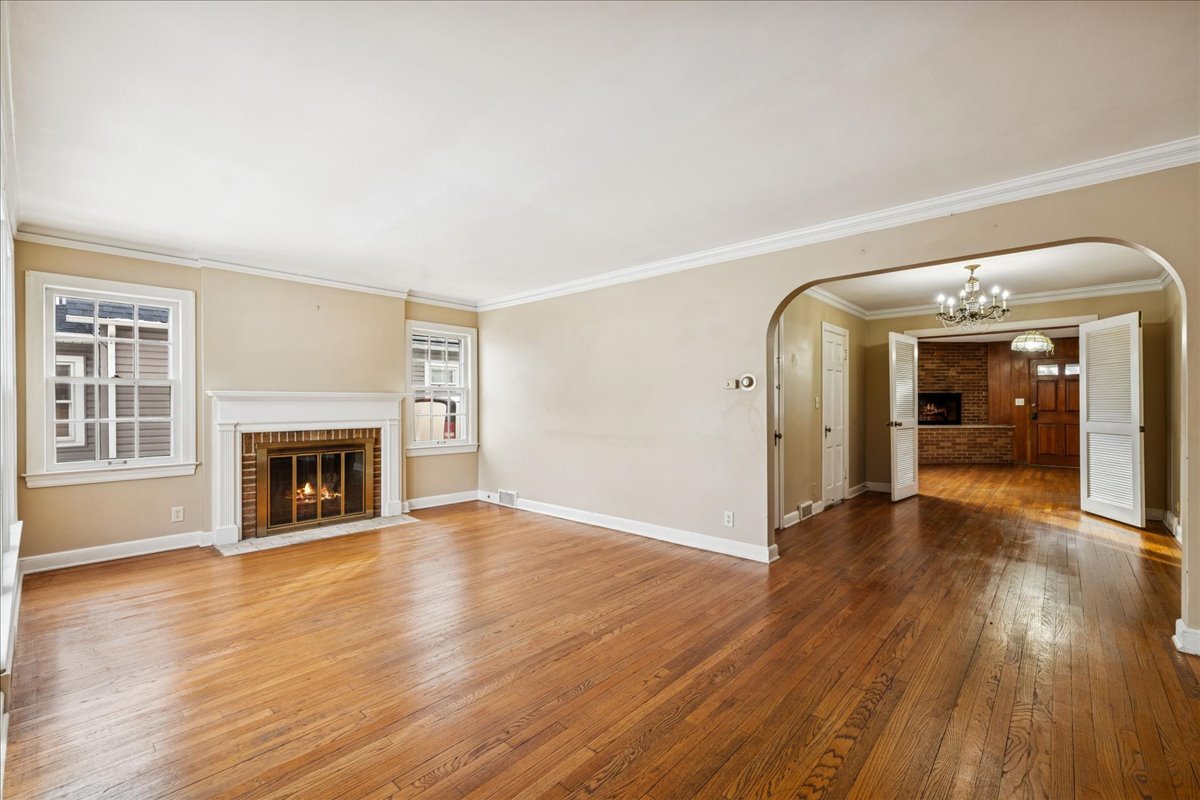 78 Edison Avenue, Elgin, IL 60123