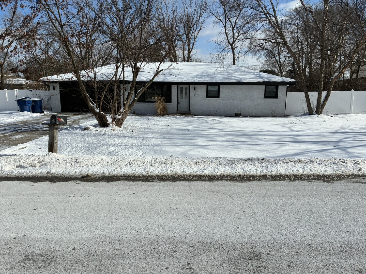 9205 84th Court, Hickory Hills, IL 60457