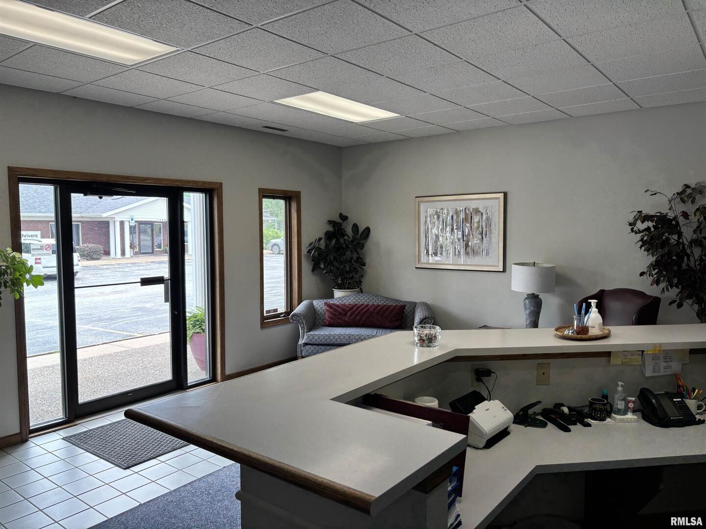 2444 KIMBERLY Road, Davenport, IA 52807