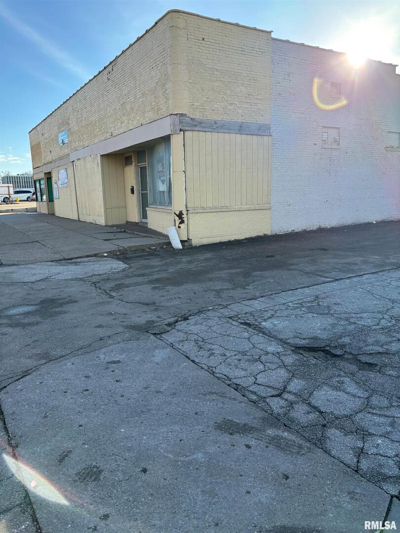 1908 BRADY Street, Davenport, IA 52803