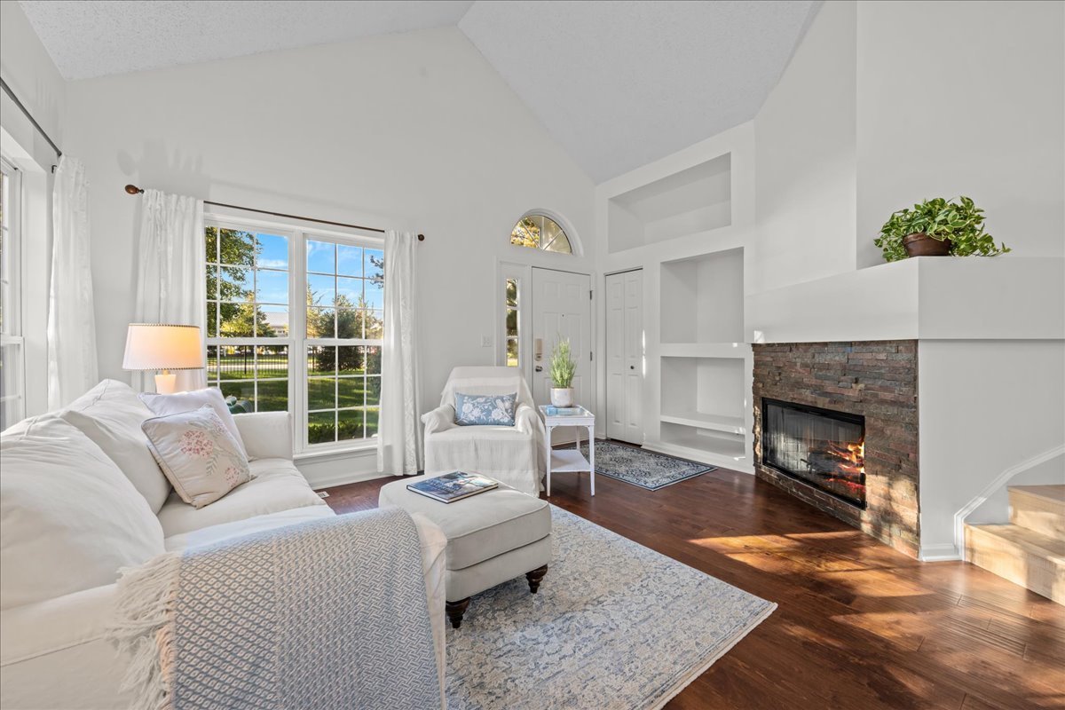 1320 Georgetown Drive, Batavia, IL 60510