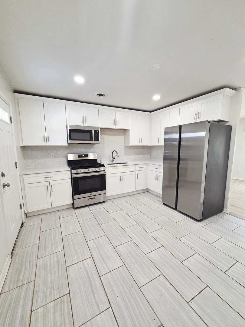 2069 217th Street, Sauk Village, IL 60411