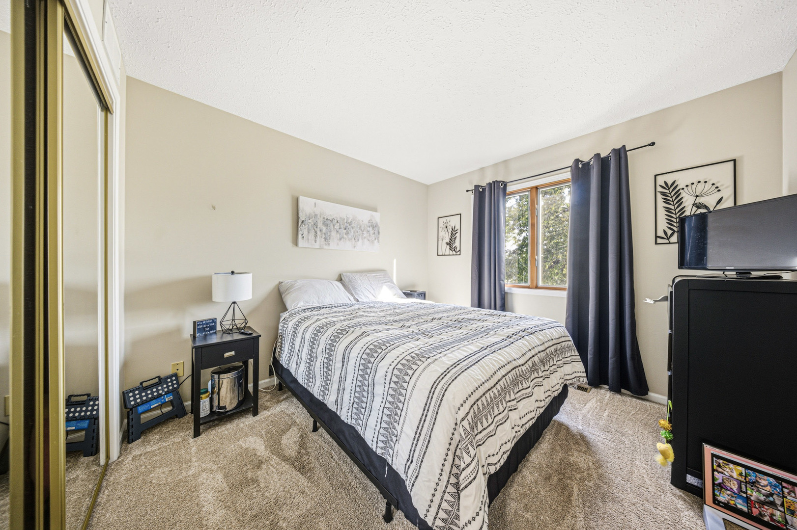 1212 Bellevue Drive, DeKalb, IL 60115