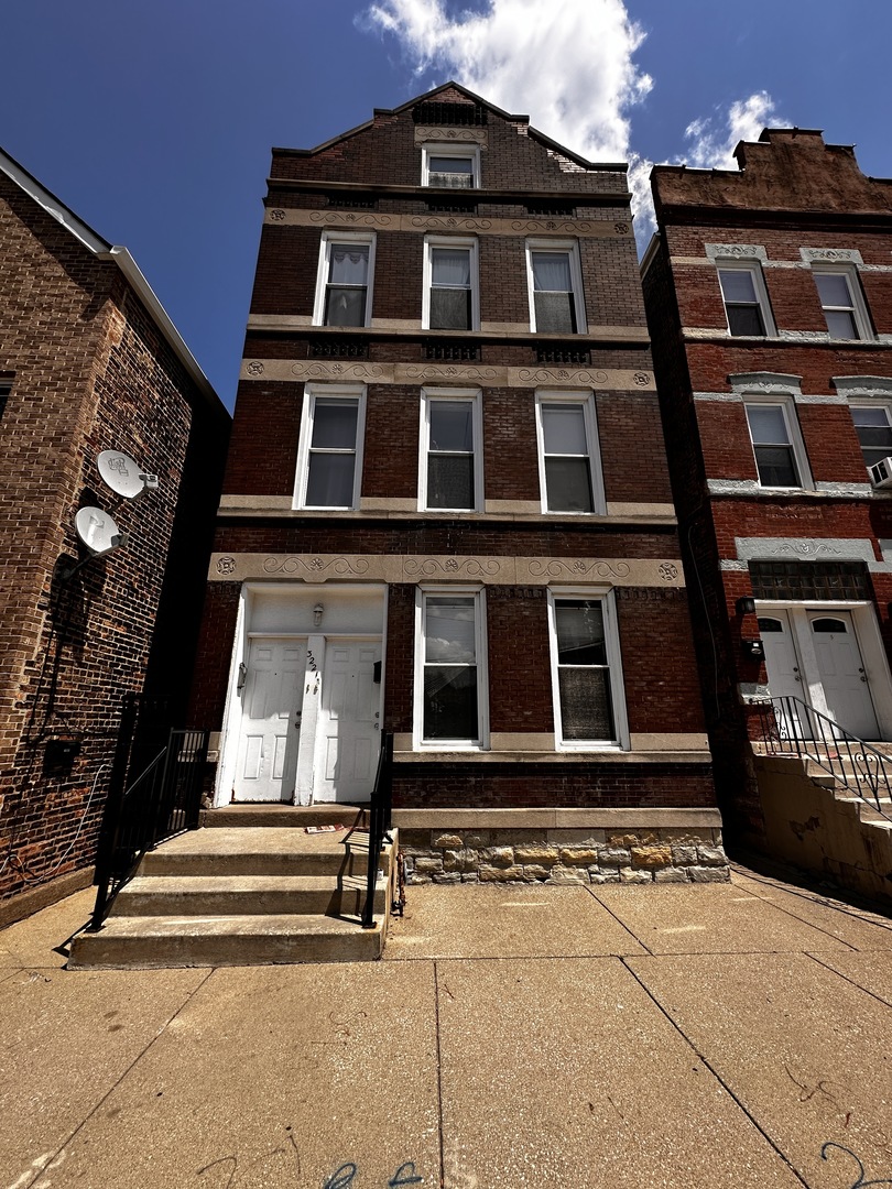 3221 May Street, Chicago, IL 60608