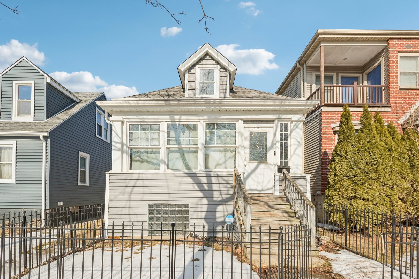 2115 Emerson Street, Evanston, IL 60201