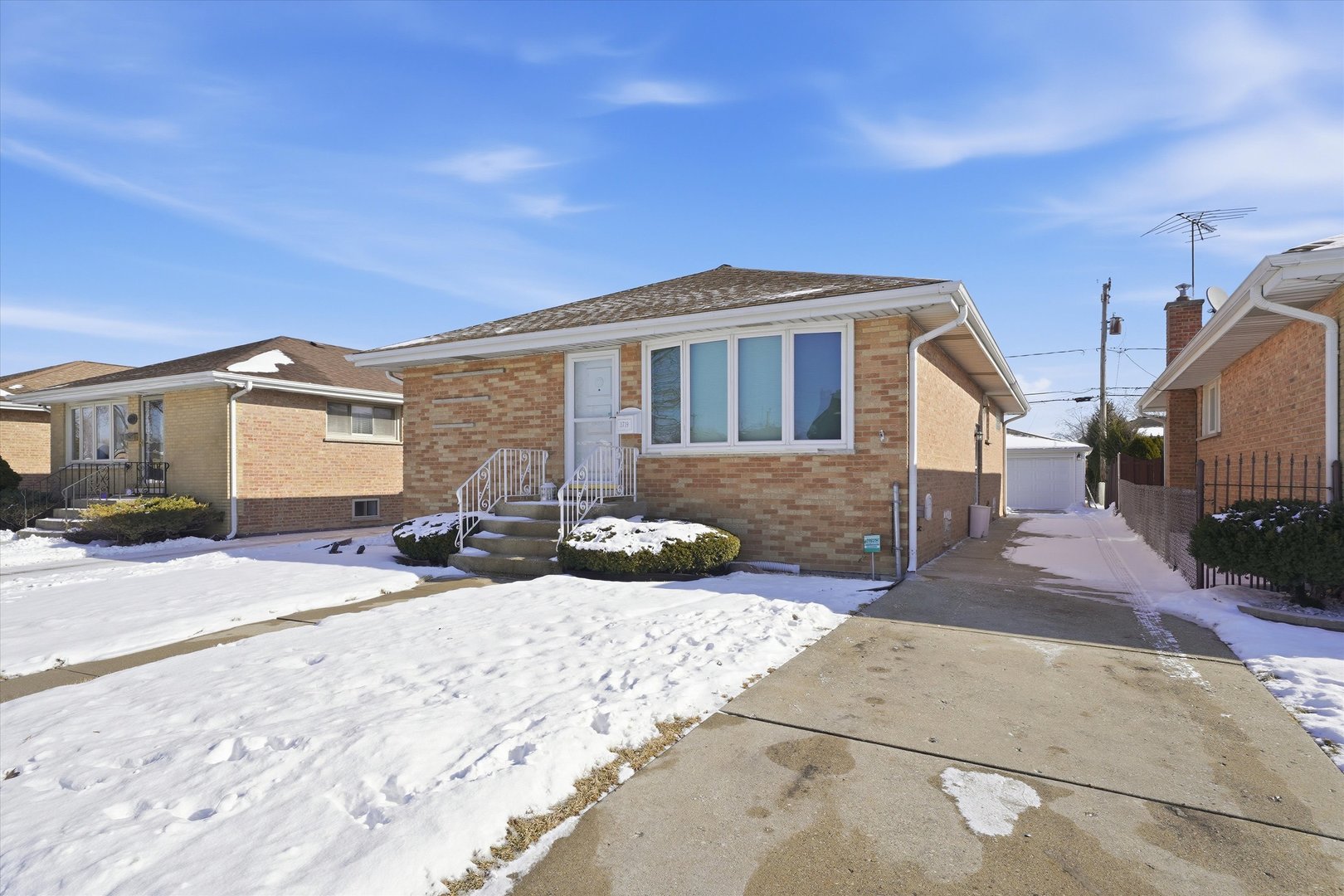 3719 Hawthorne Street, Schiller Park, IL 60176