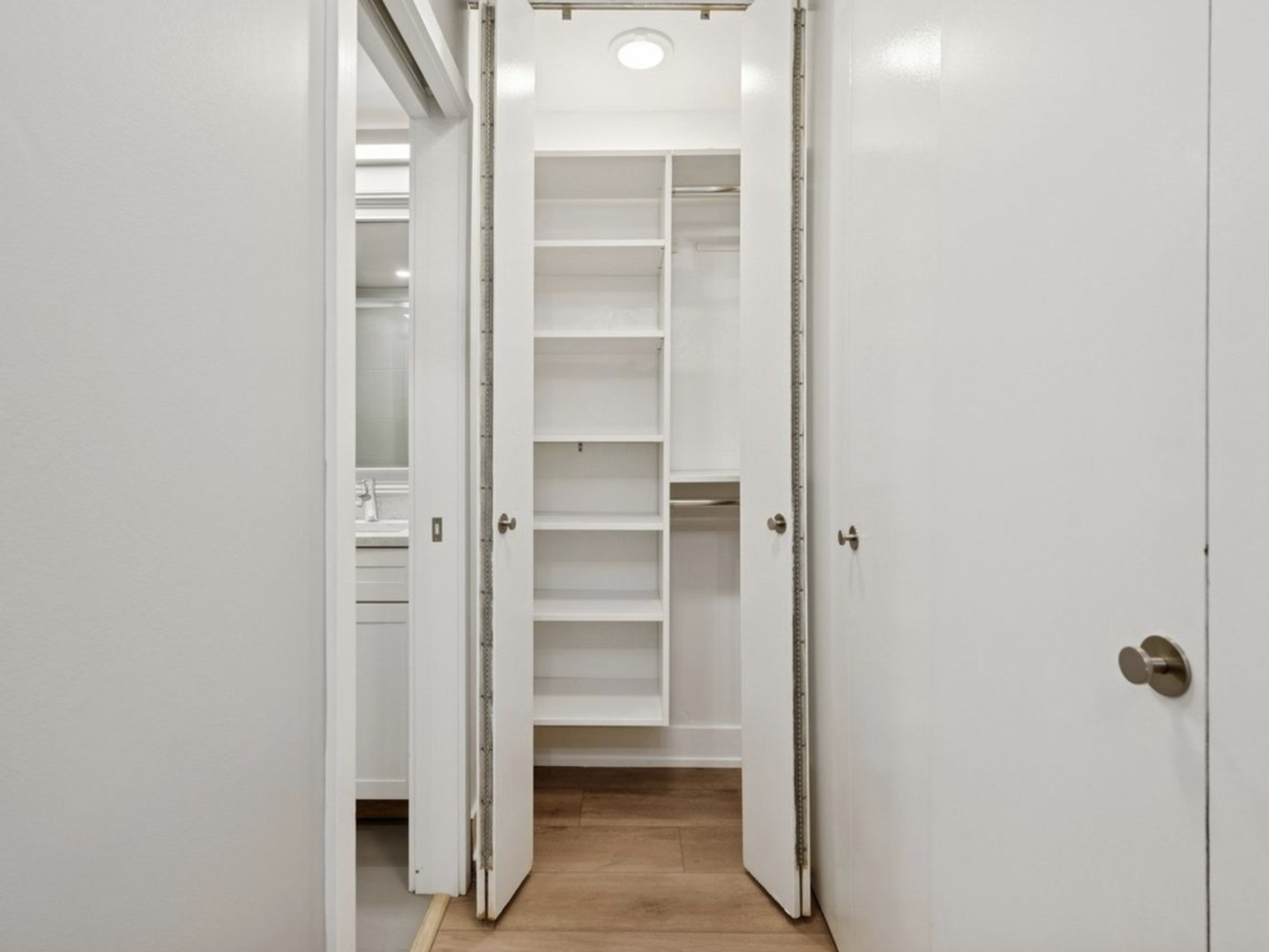 2020 Lincoln Park West, Chicago, IL 60614