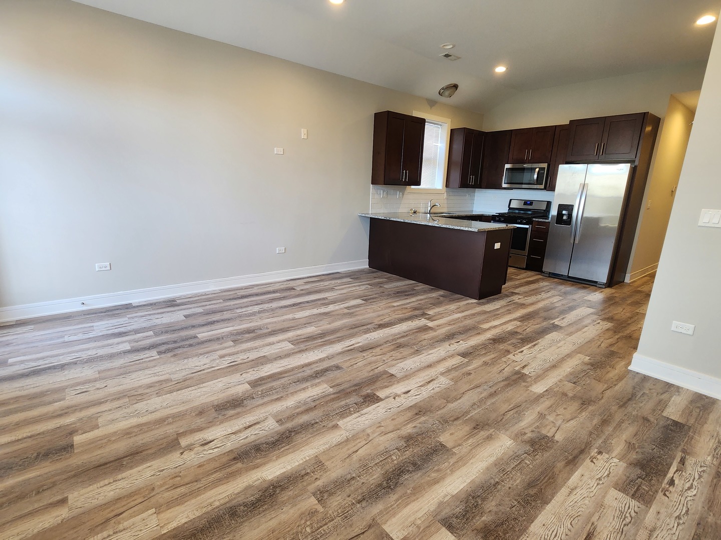 6337 Ellis Avenue, Chicago, IL 60637