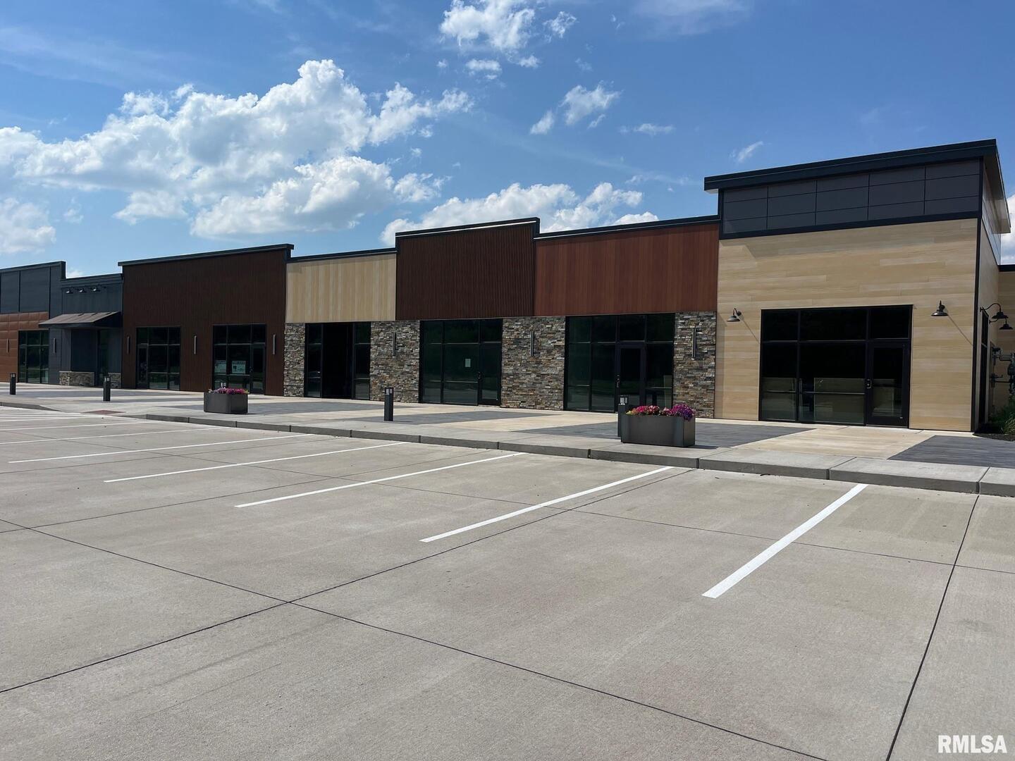 201 12TH Avenue, East Moline, IL 61244