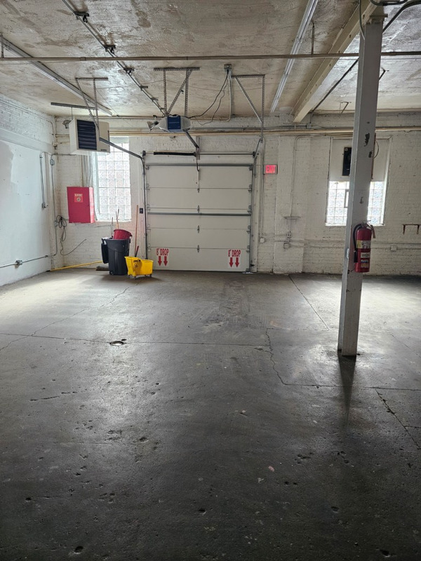 6415 Ravenswood Avenue, Chicago, IL 60626