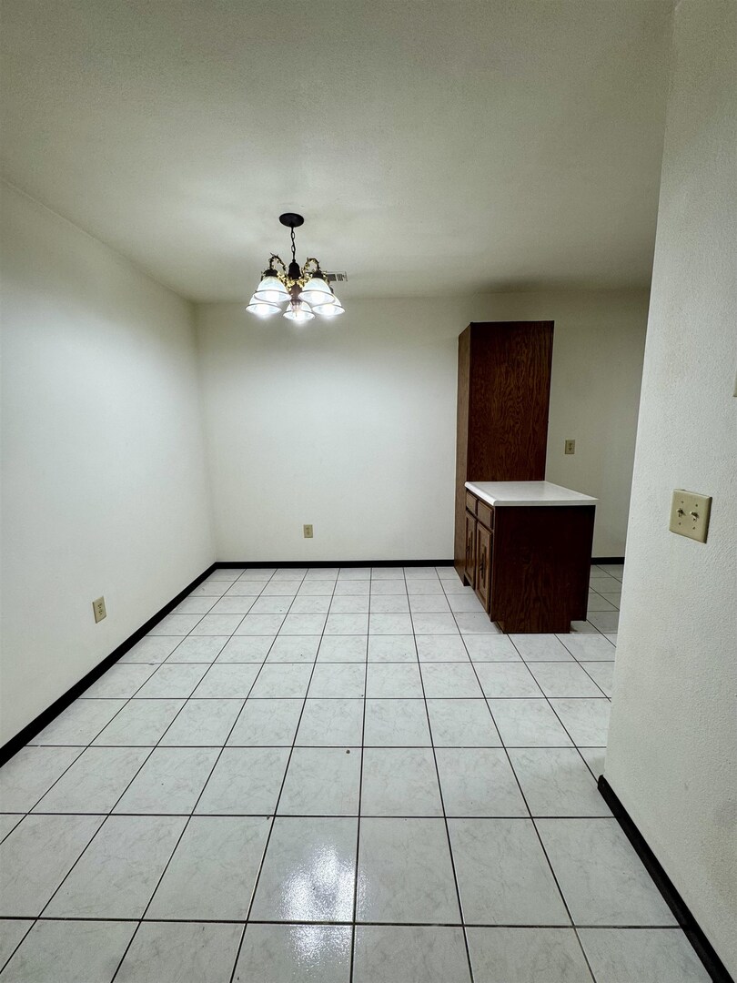 1211 48th Avenue, East Moline, IL 61244