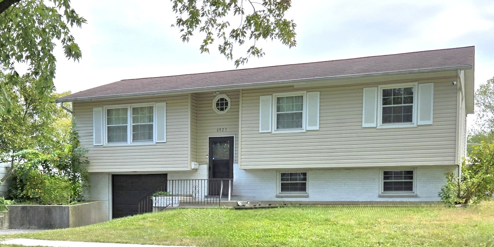 6925 Edgebrook Lane, Hanover Park, IL 60133