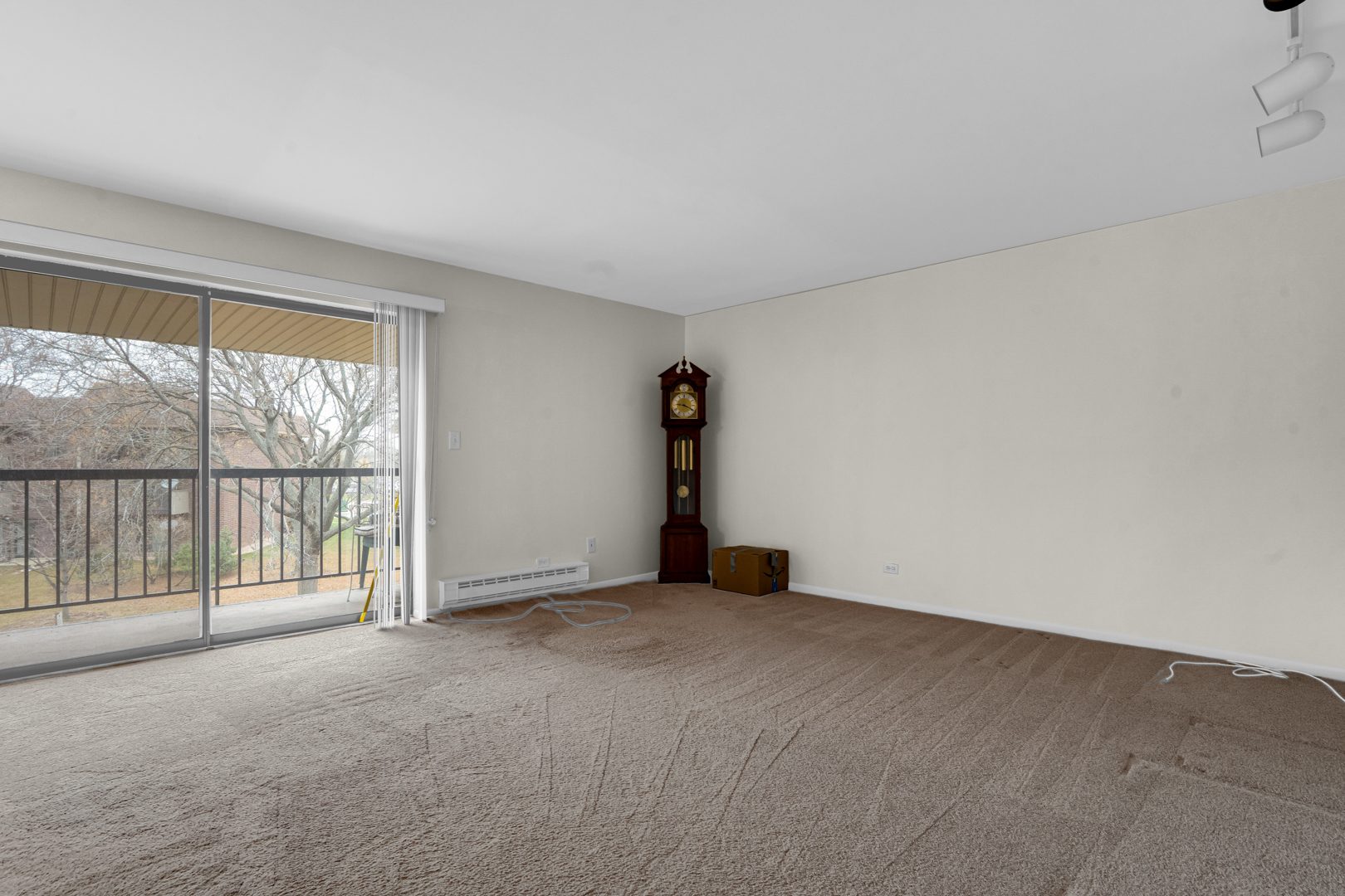 150 Fountainview Lane, Lombard, IL 60148