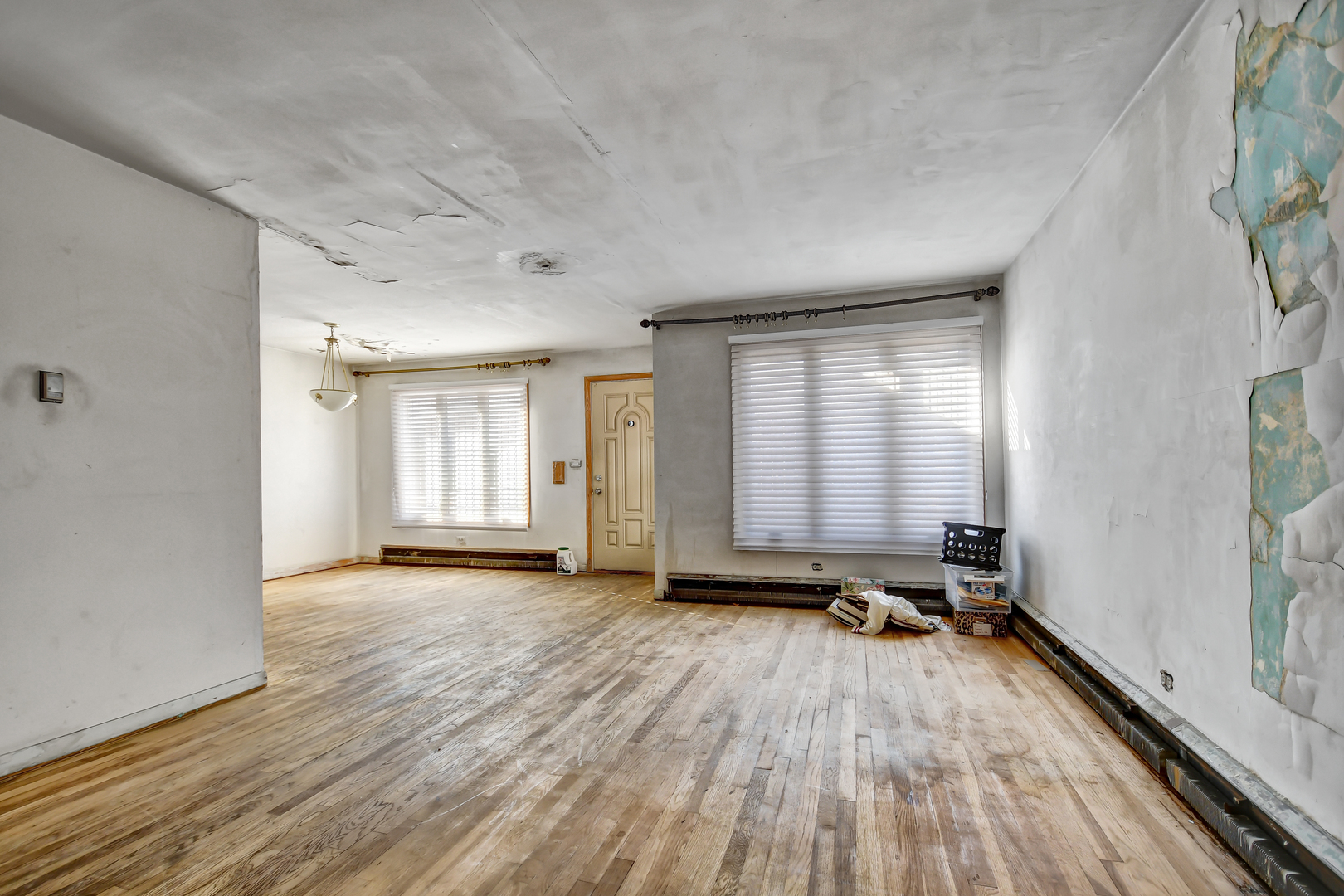 8437 King Drive, Chicago, IL 60619